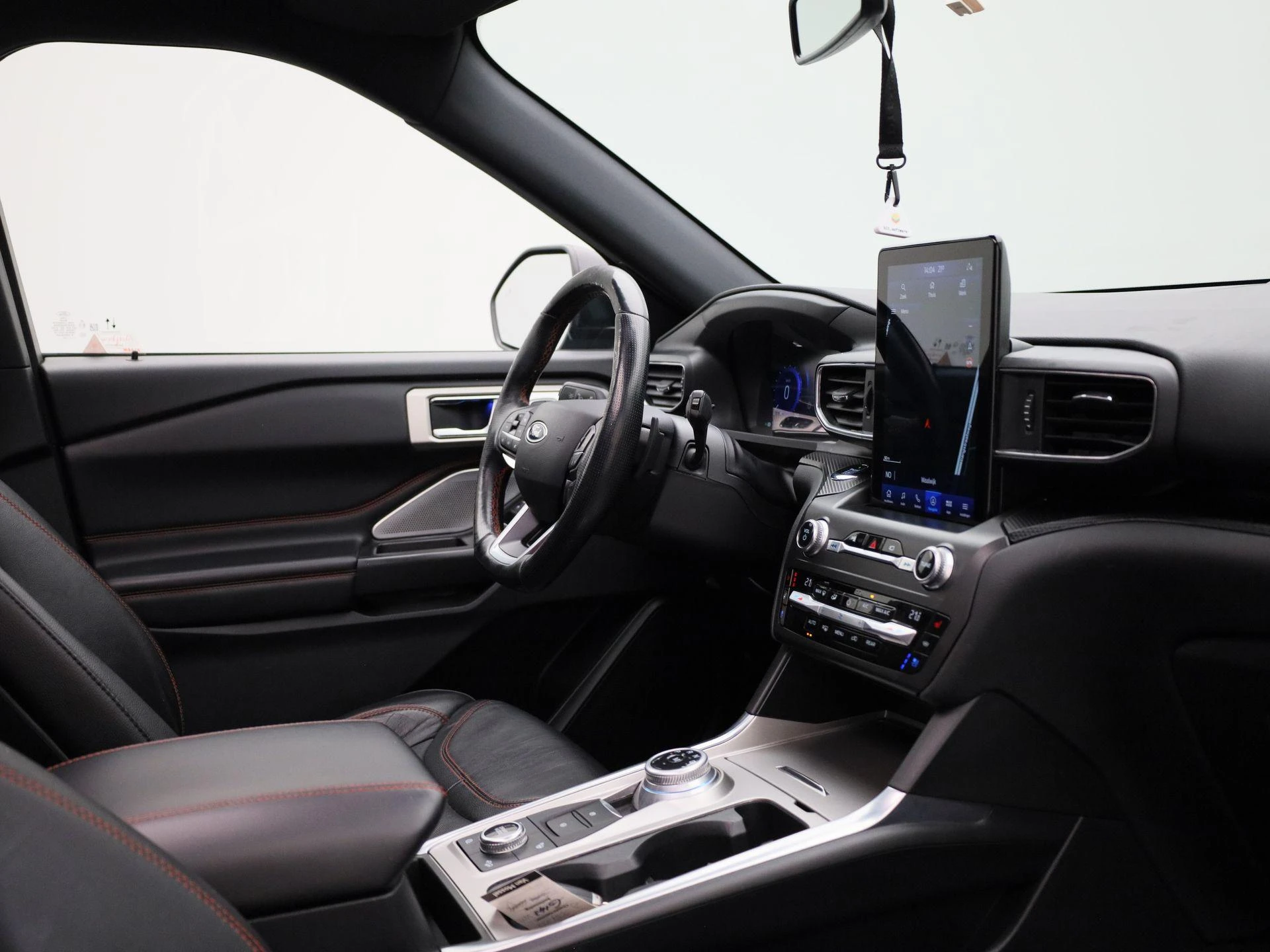 Ford-Explorer-image-33