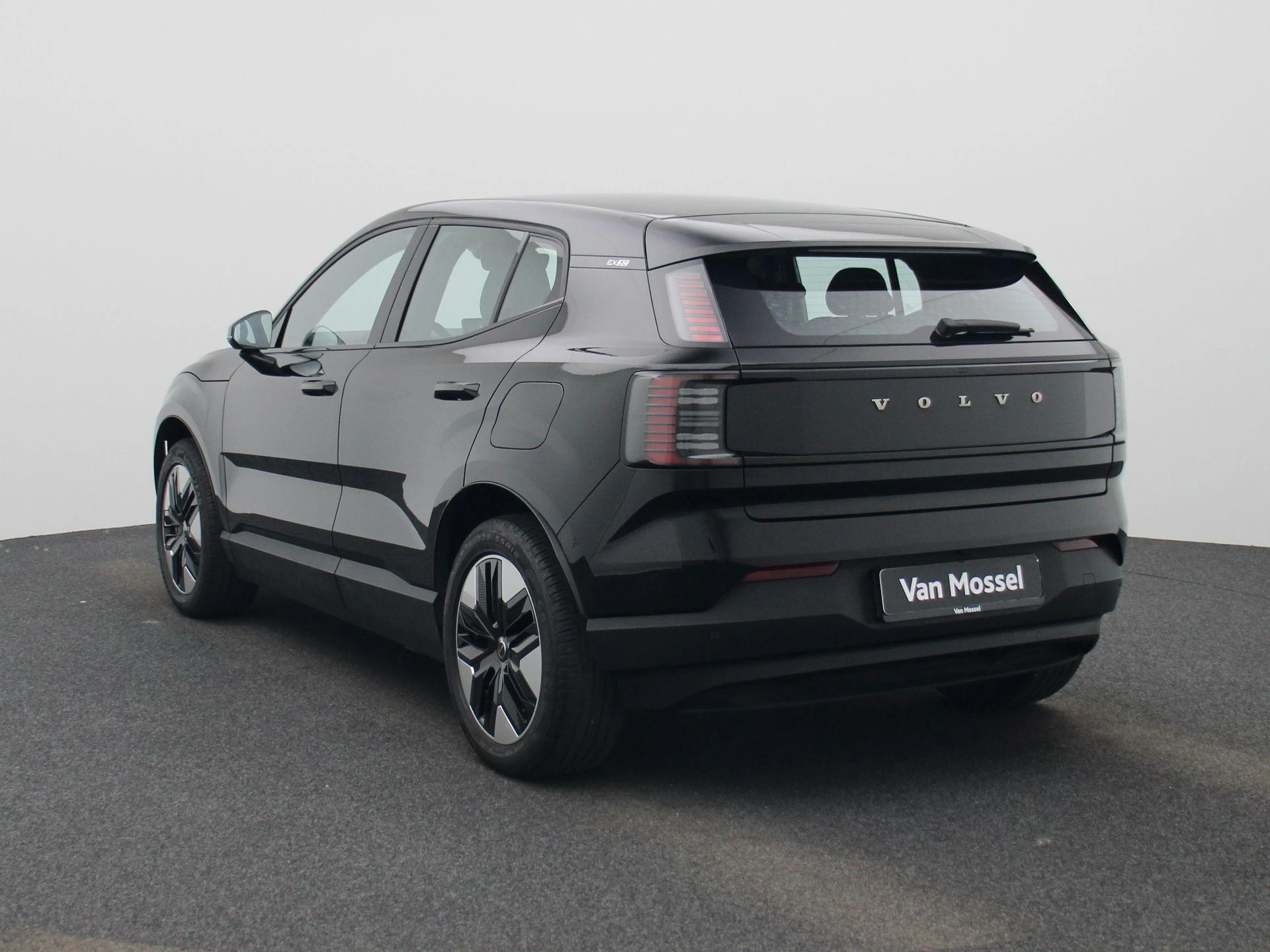 Volvo-EX30-image-1