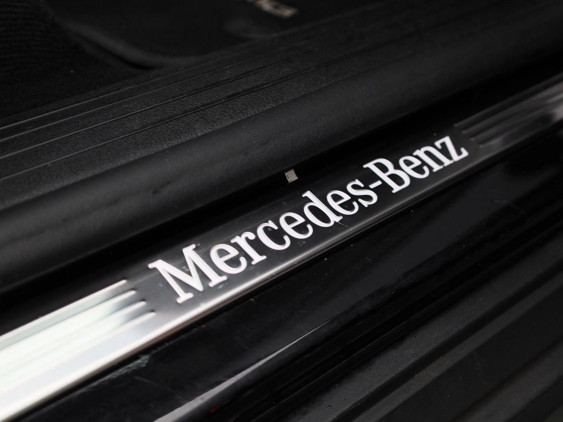 Mercedes-Benz-GLE-image-47