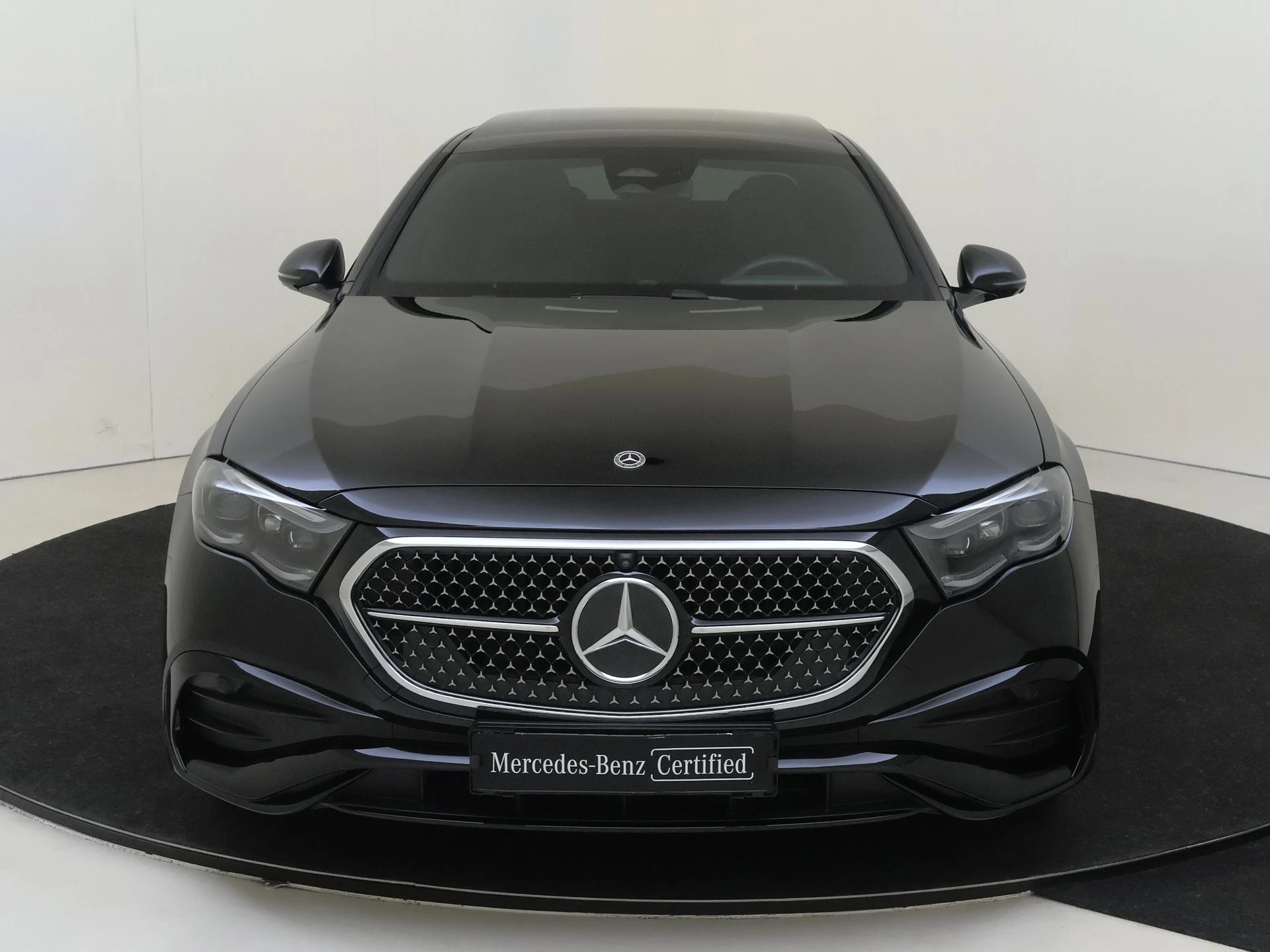 Mercedes-Benz-E-Klasse-image-5