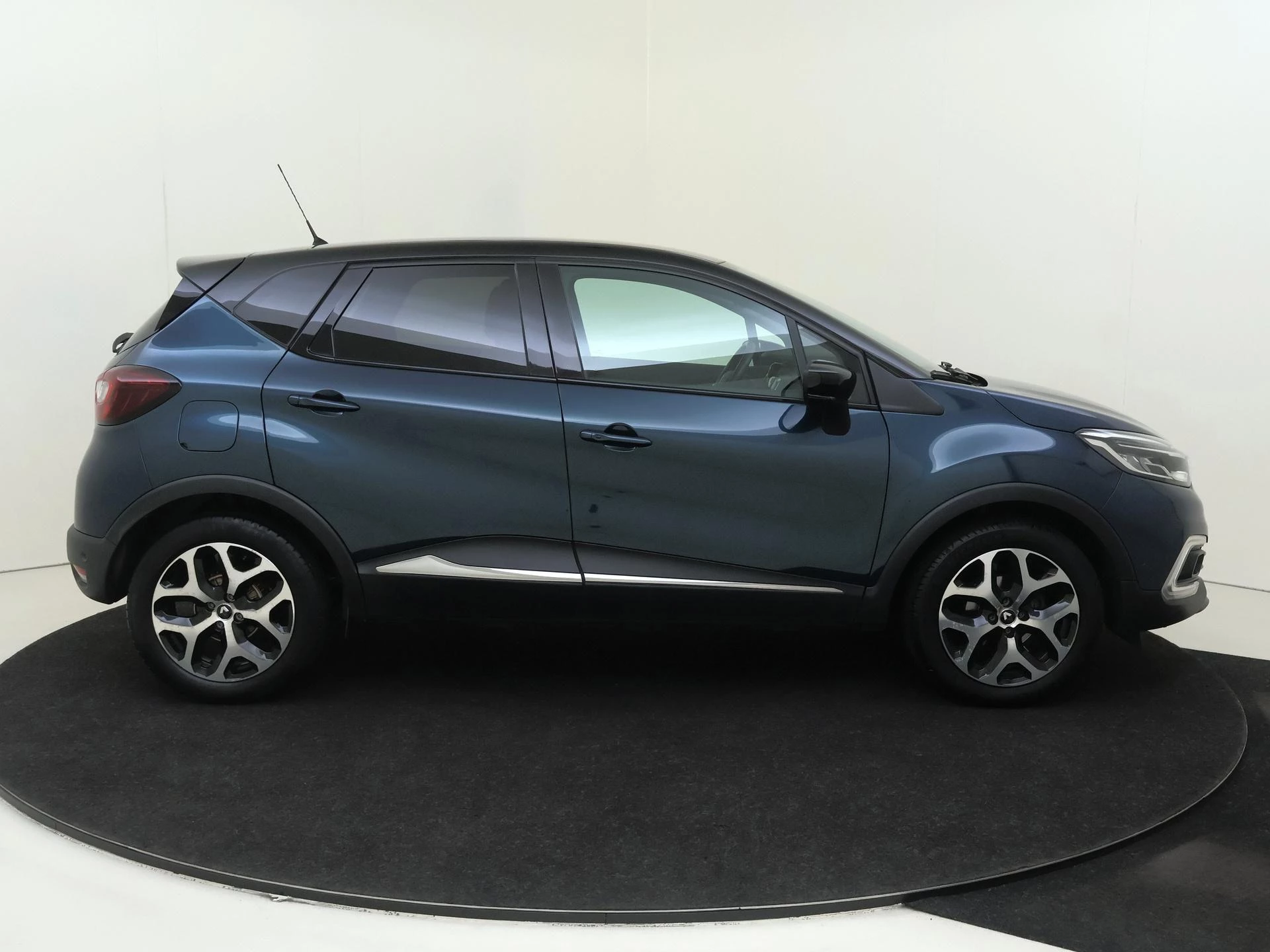 Renault-Captur-image-8
