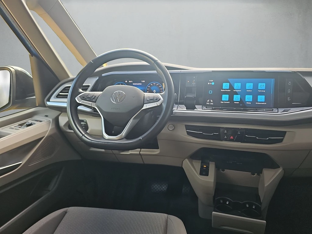 Volkswagen-Multivan-image-6