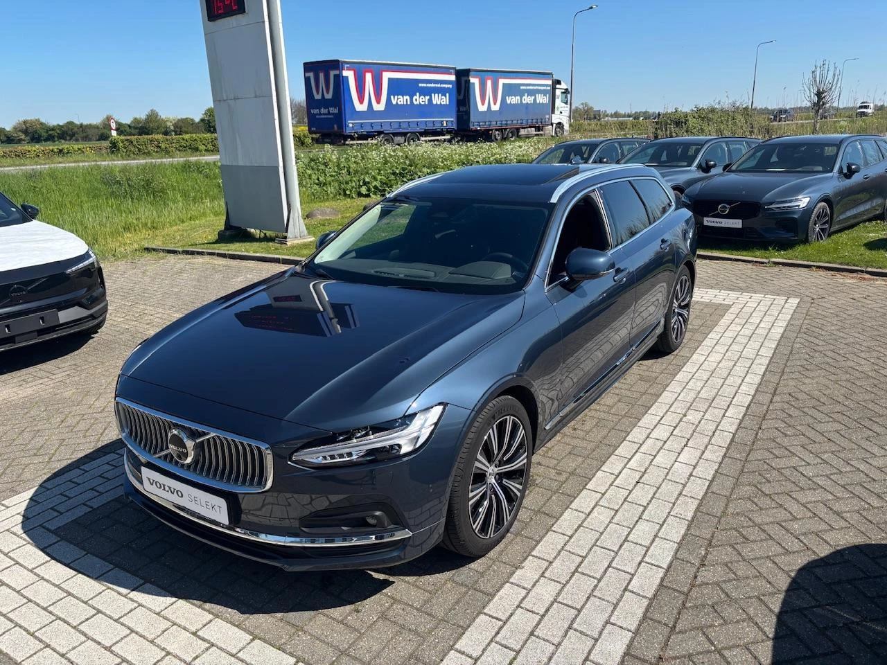 Volvo-V90-image-21
