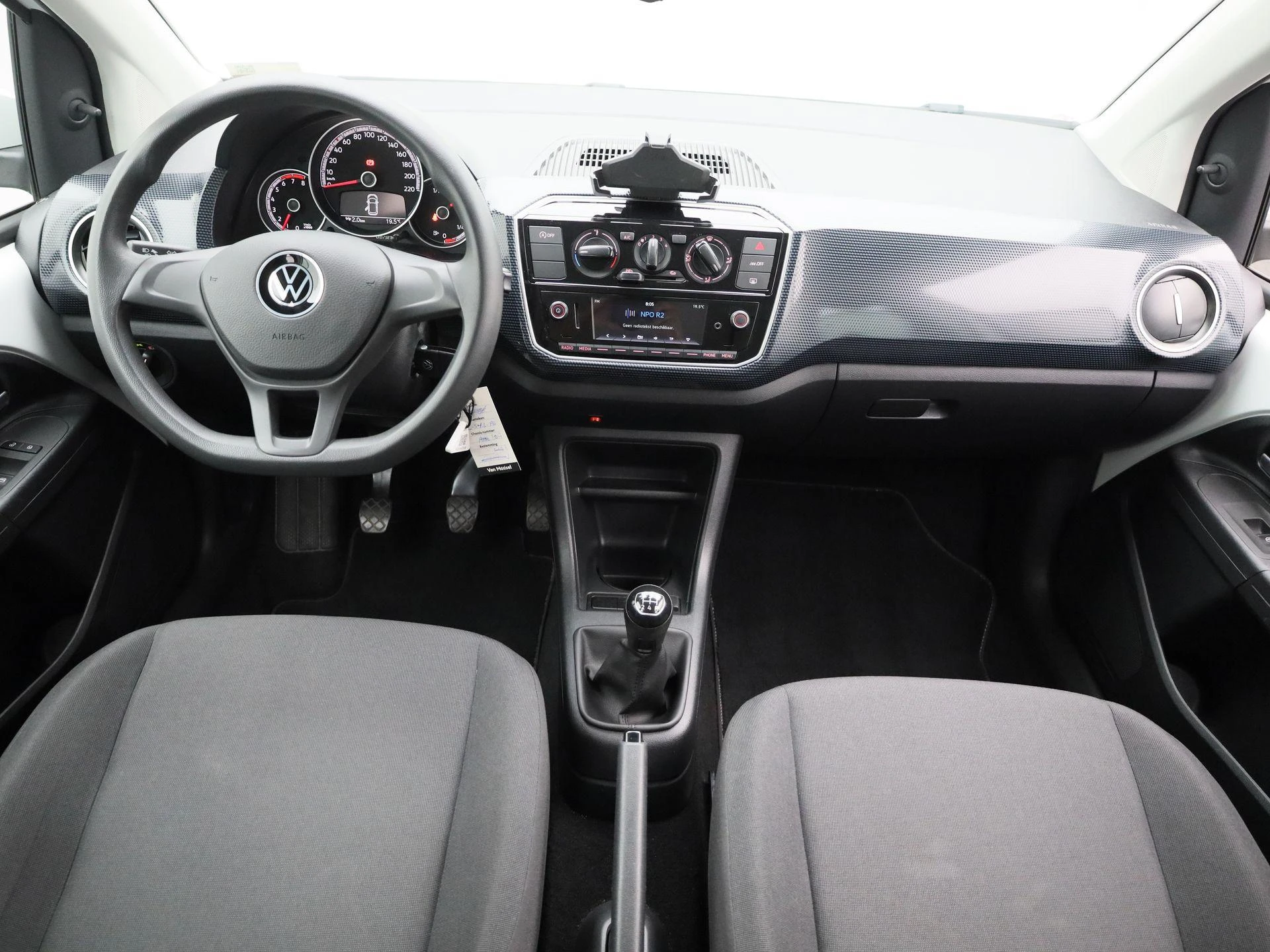 Volkswagen-up!-image-8
