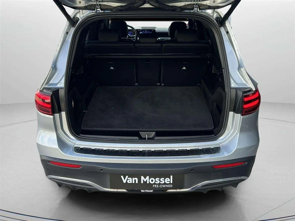 Mercedes-Benz-EQB-image-8