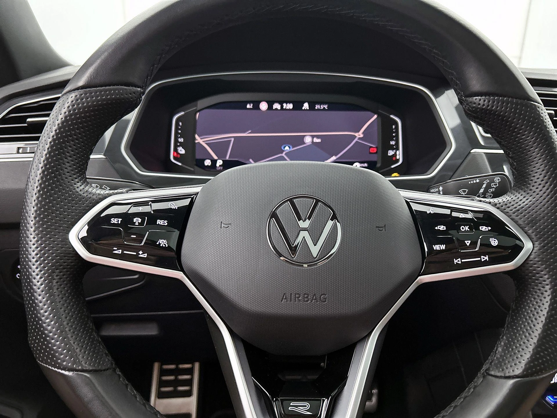 Volkswagen-Tiguan-image-39