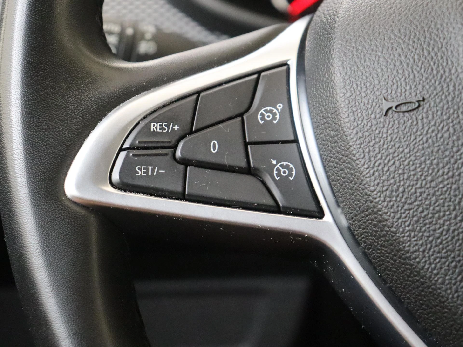 Dacia-Sandero Stepway-image-12
