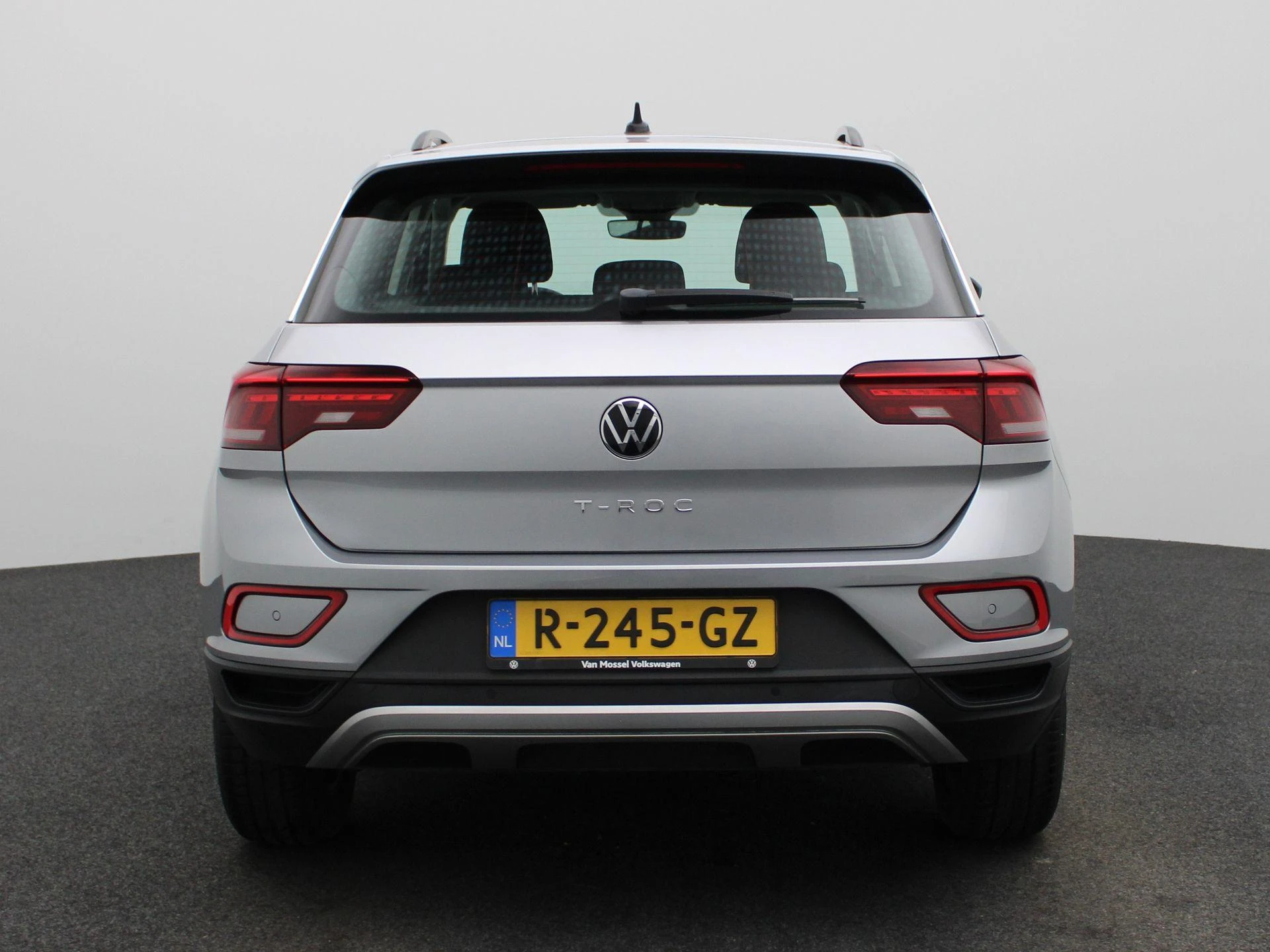 Volkswagen-T-Roc-image-4