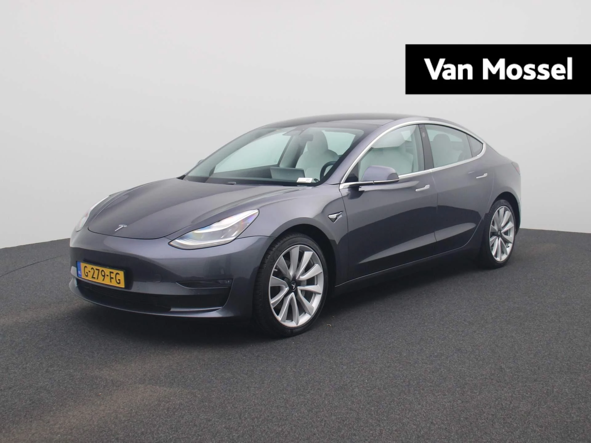 Tesla-Model 3-image-0