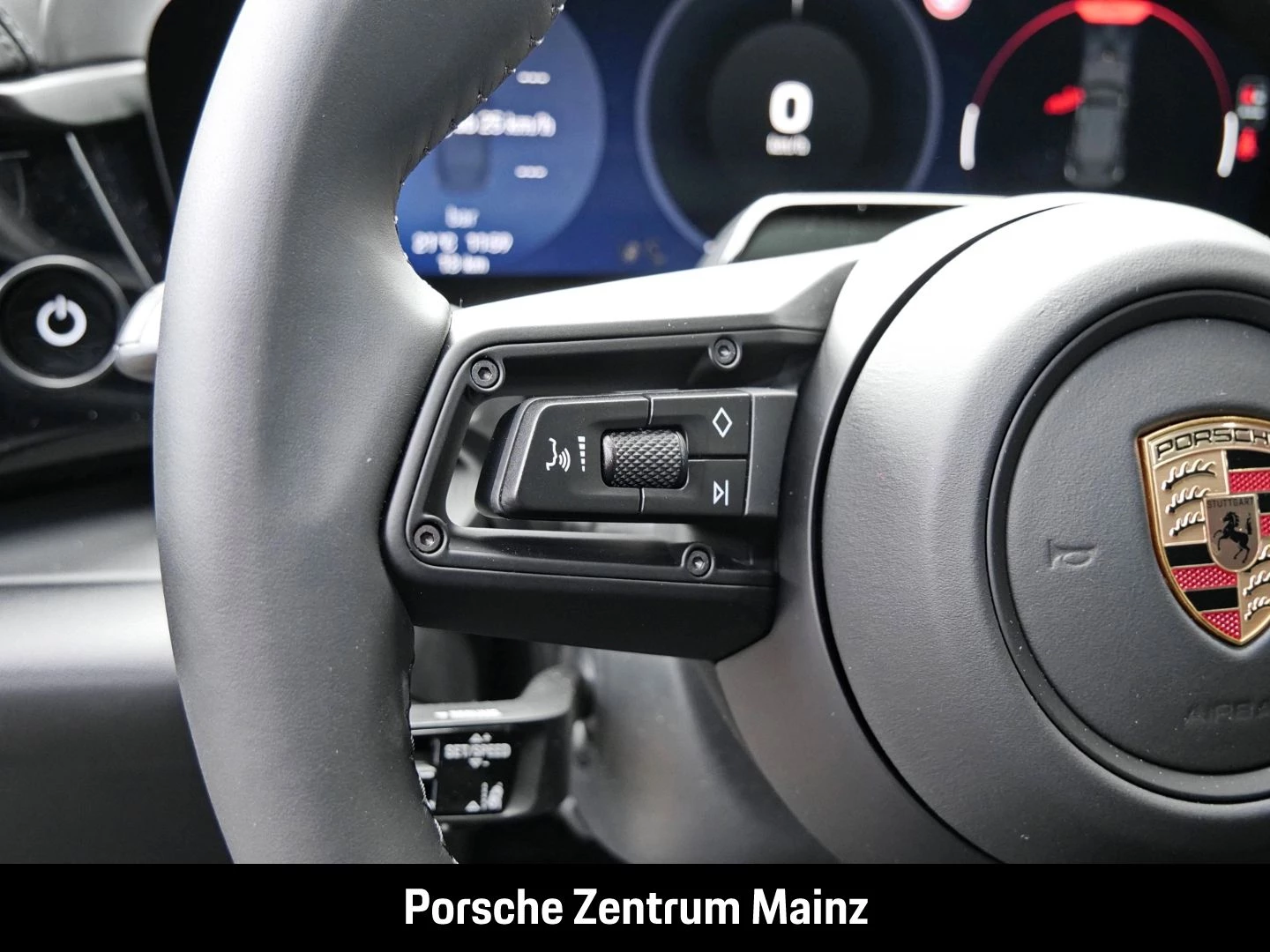 Porsche-Macan-image-16