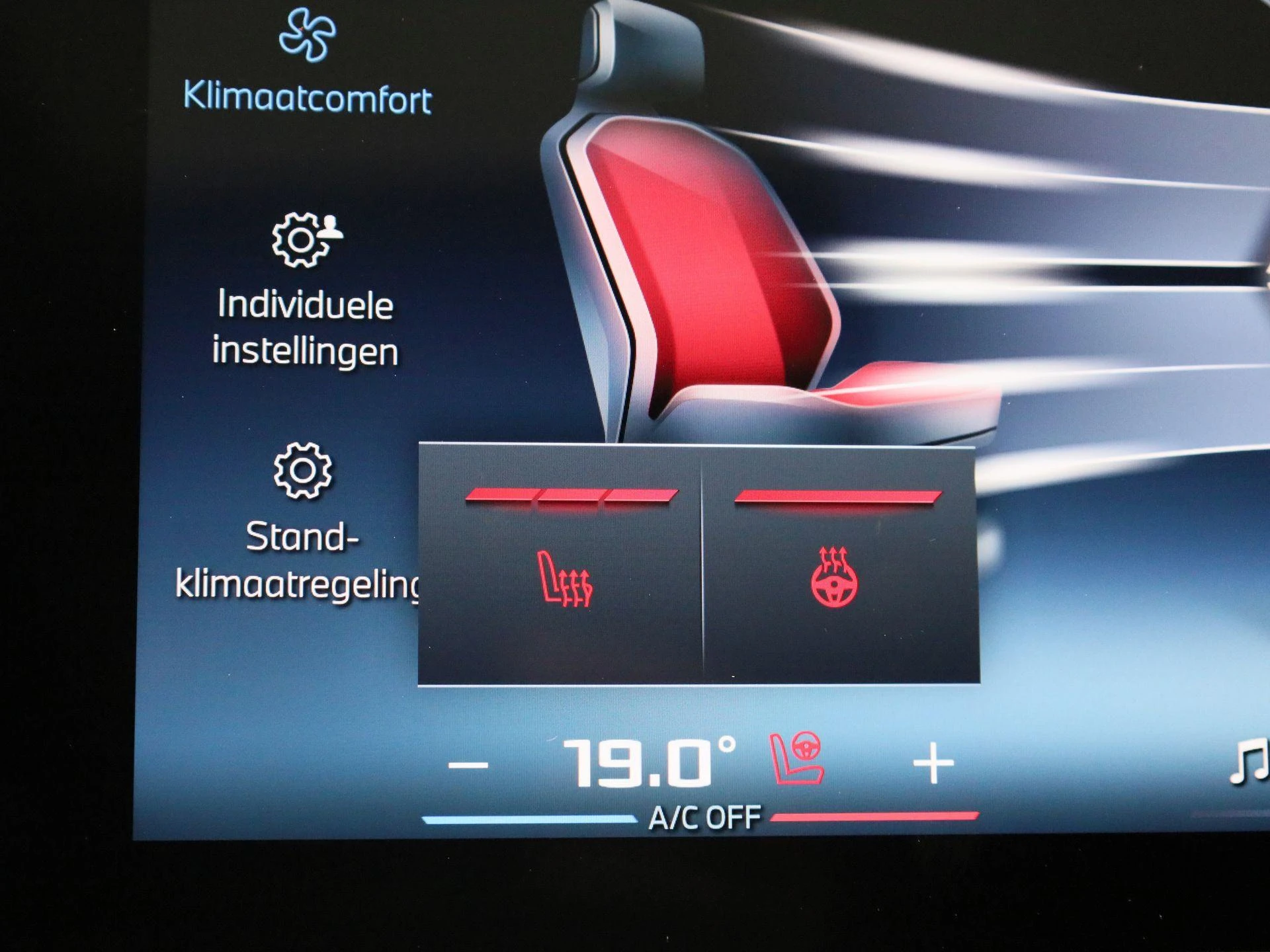 BMW-i4-image-21