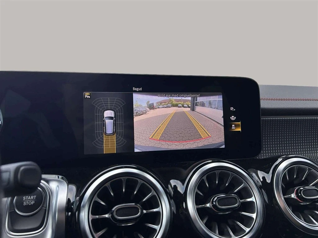 Mercedes-Benz-EQB-image-15
