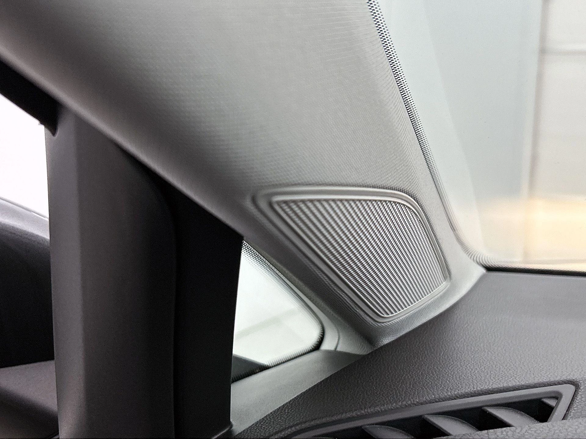 Volkswagen-Golf-image-11