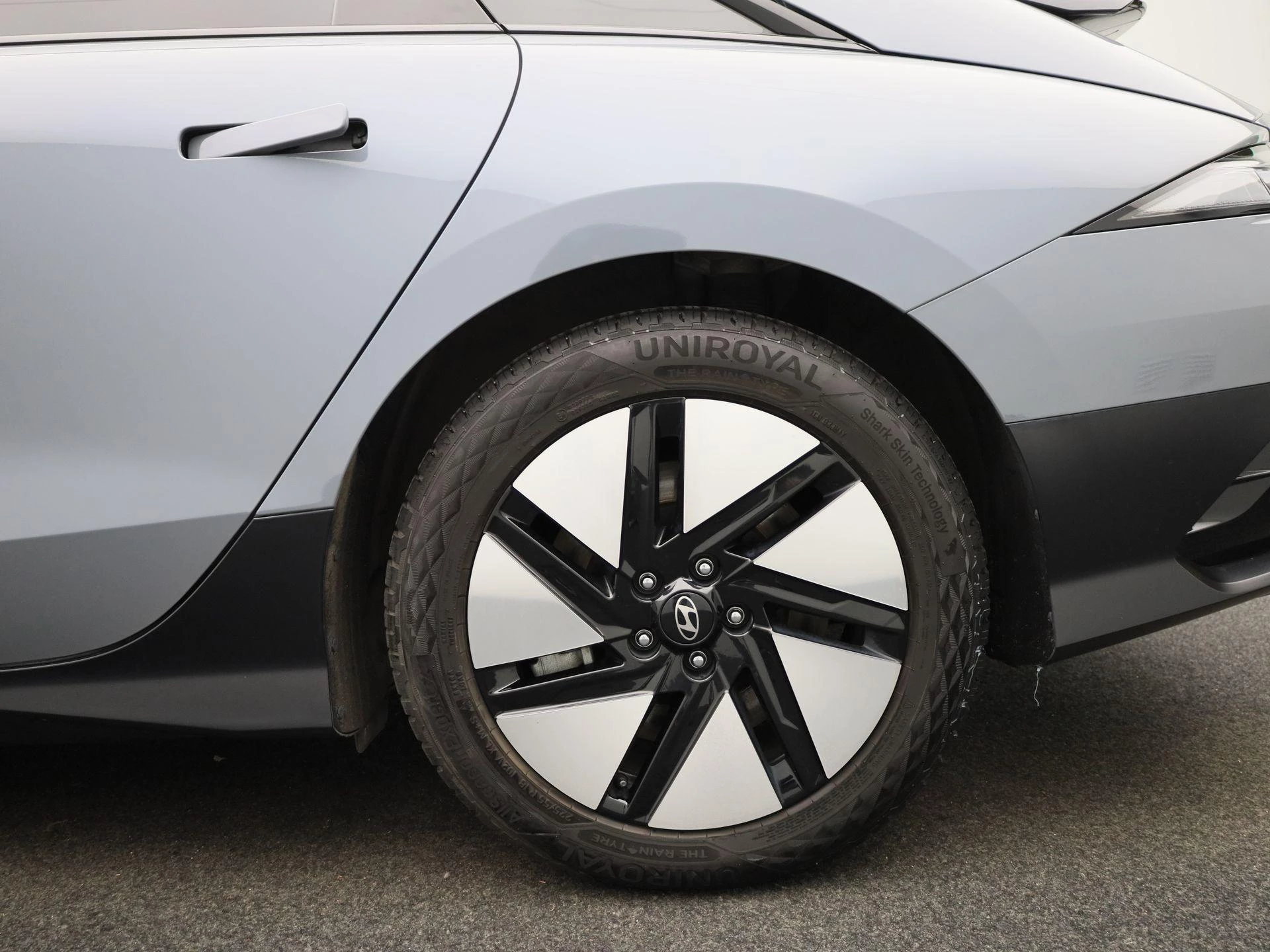 Hyundai-IONIQ 6-image-12