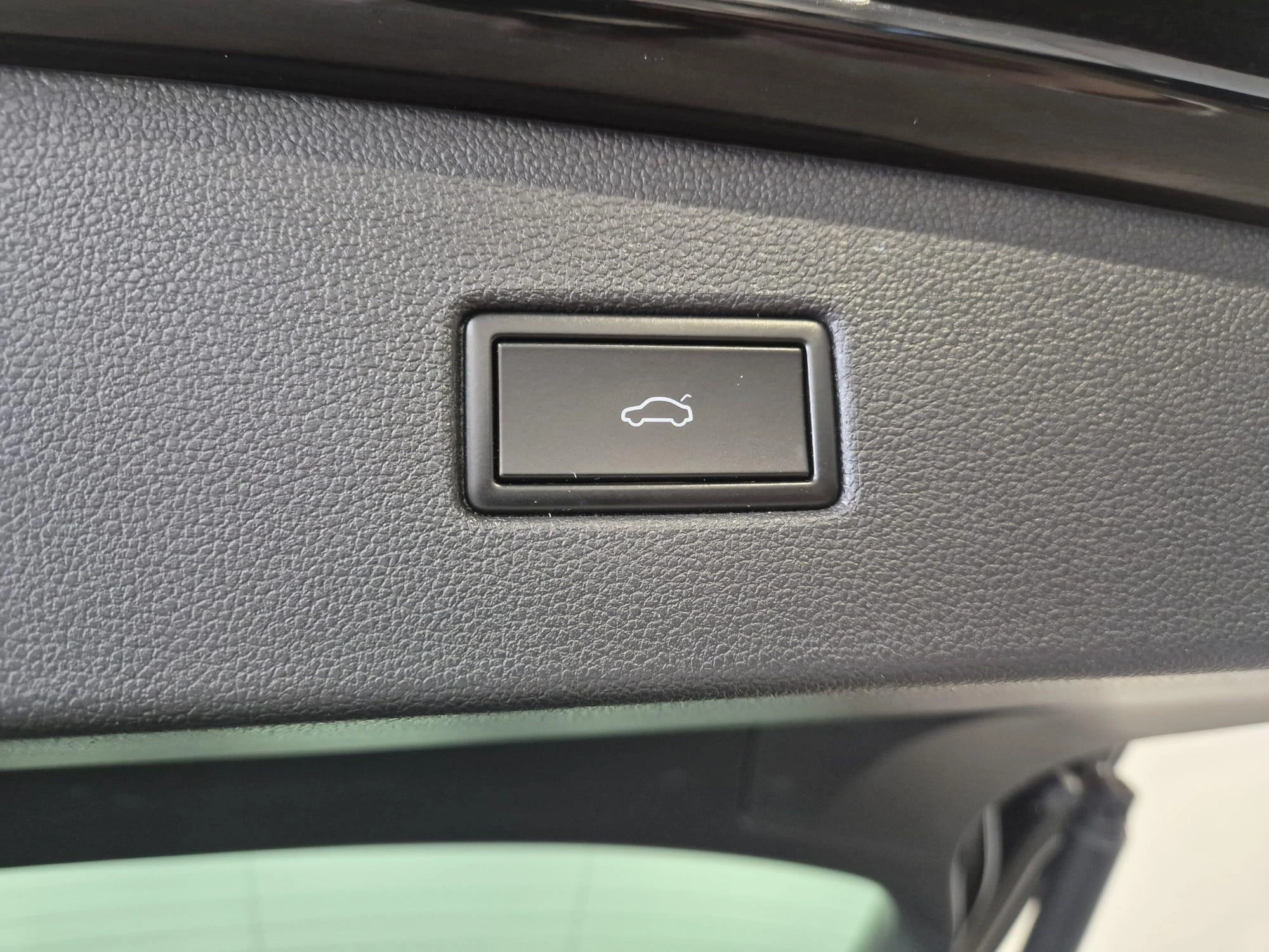 Volkswagen-Tiguan-image-8