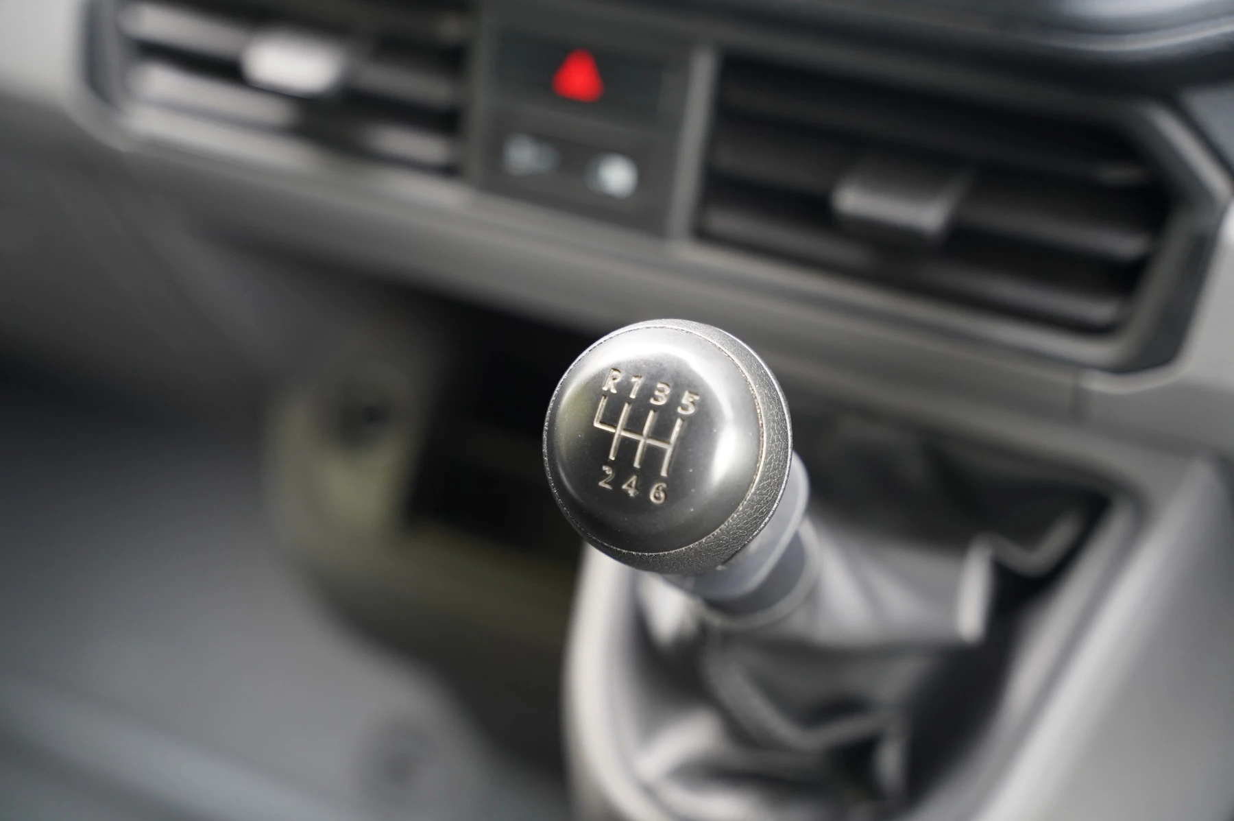 Volkswagen-Crafter-image-32