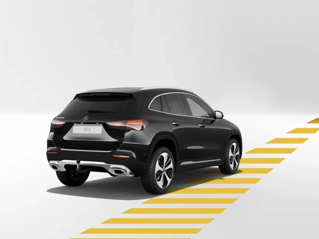 Mercedes-Benz-GLA 200-image-5