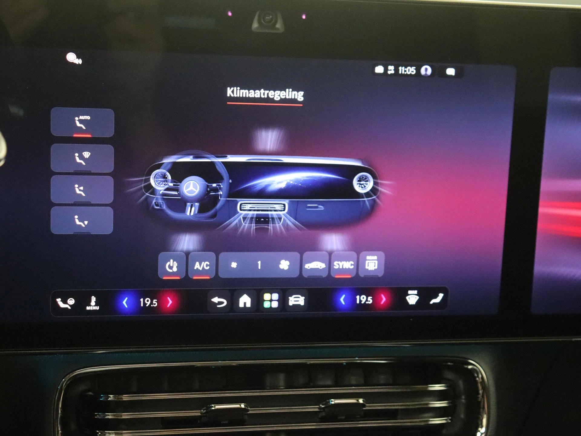 Mercedes-Benz-GLB-image-17