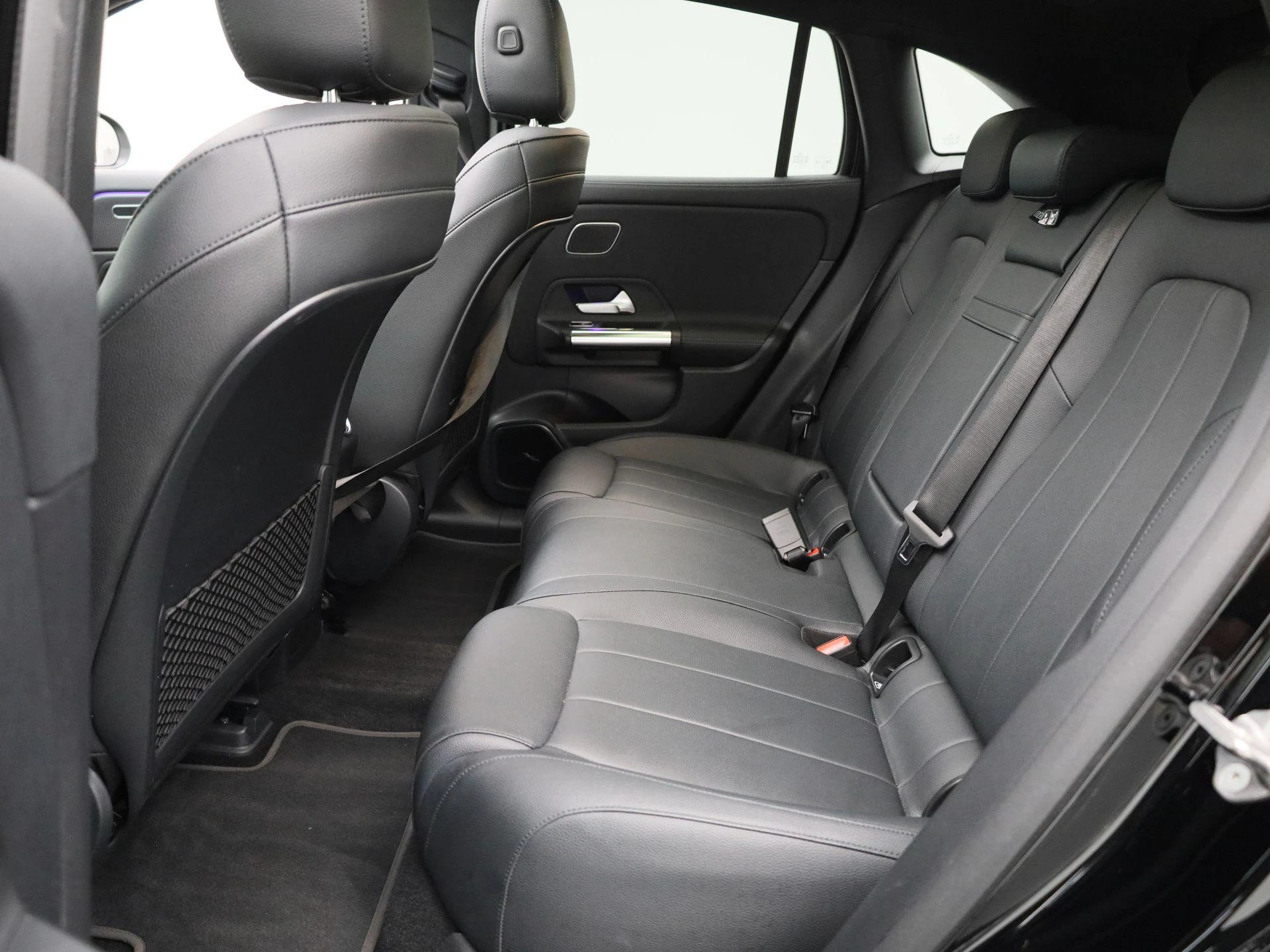 Mercedes-Benz-EQA-image-11