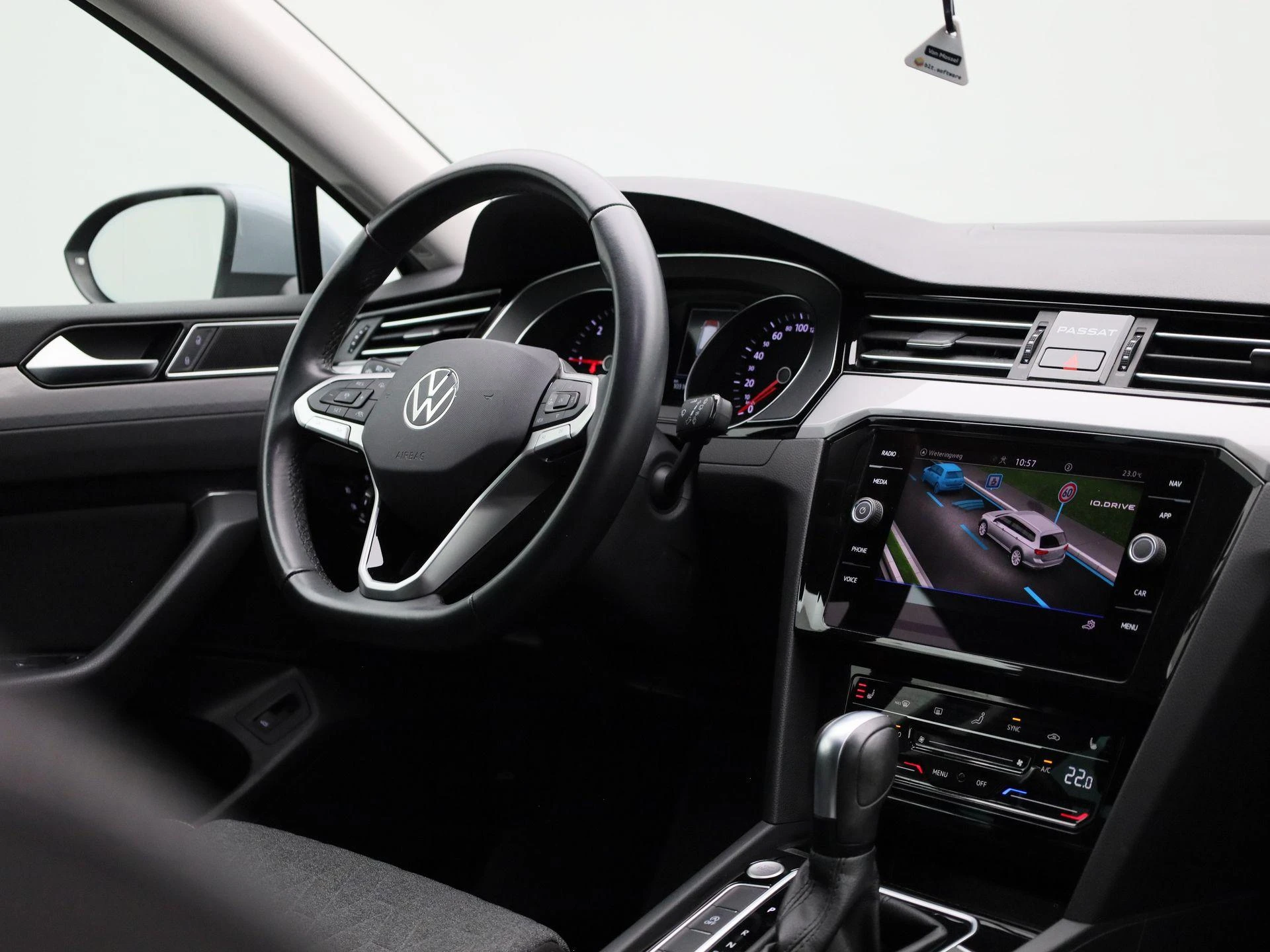Volkswagen-Passat-image-33