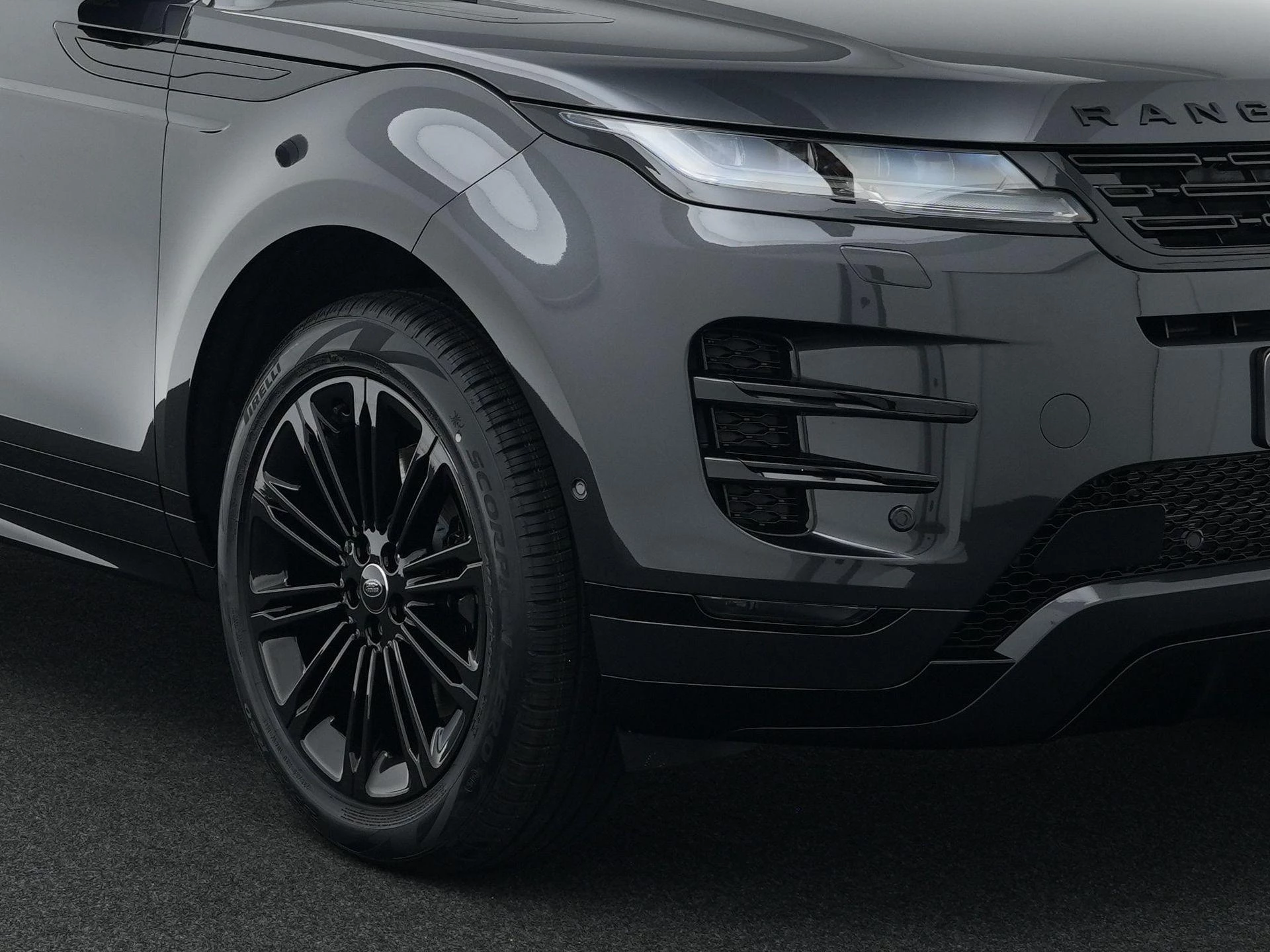 Land Rover-Range Rover Evoque-image-11