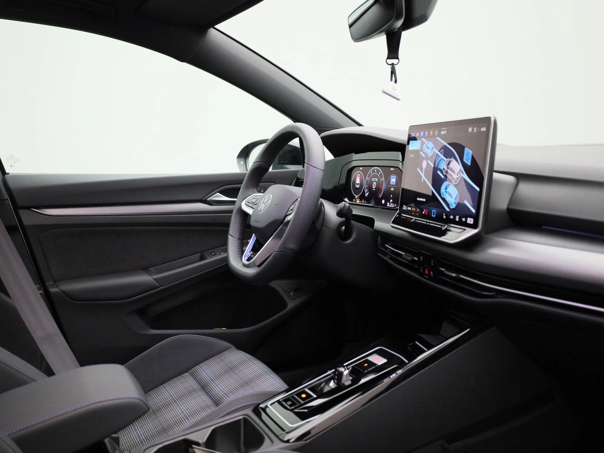 Volkswagen-Golf-image-36