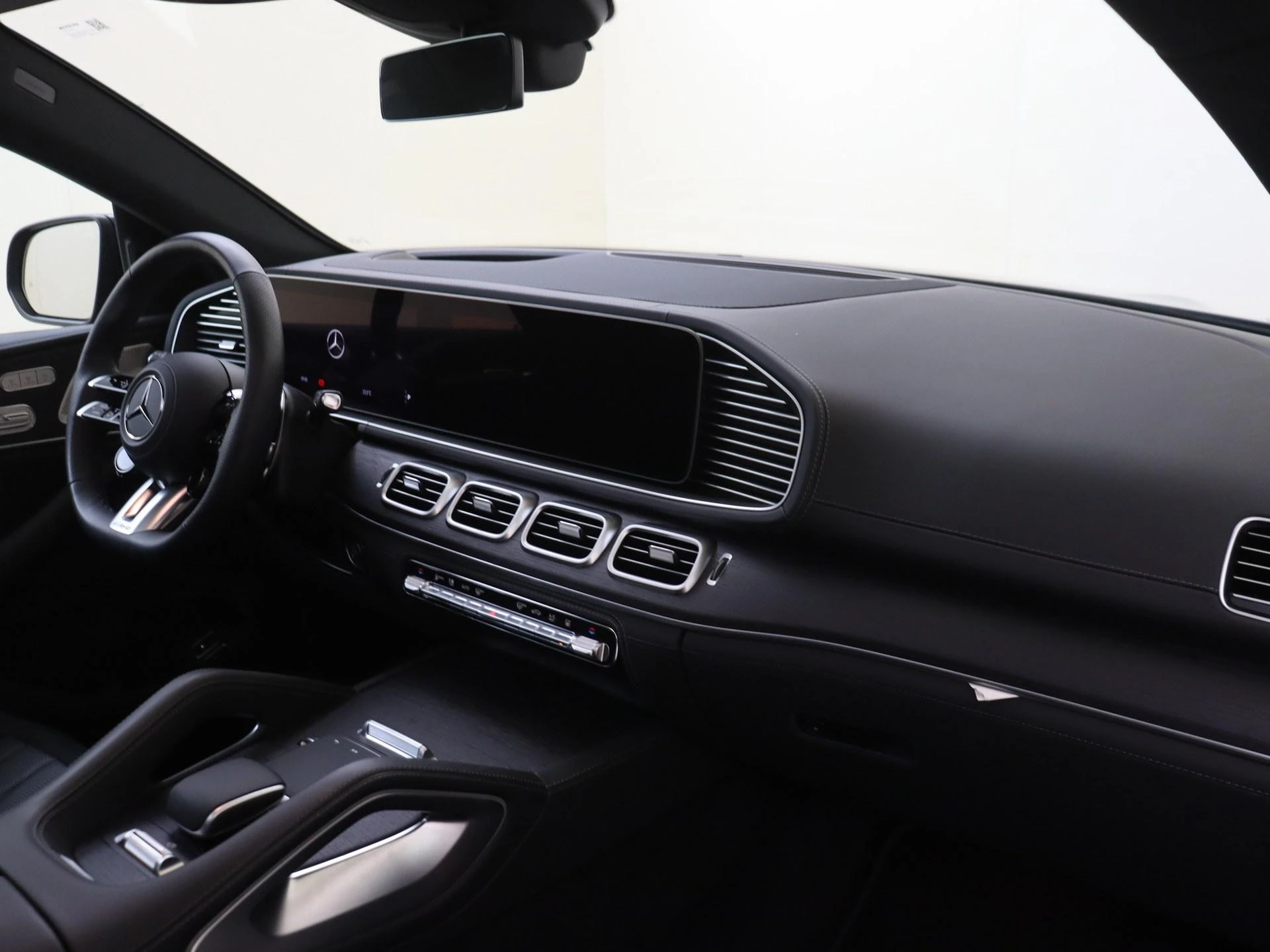 Mercedes-Benz-GLE-image-10
