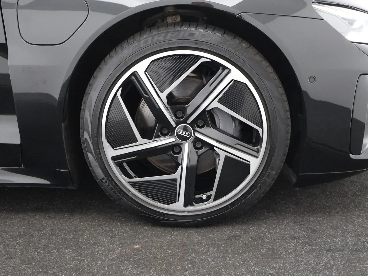 Audi-e-tron GT-image-15