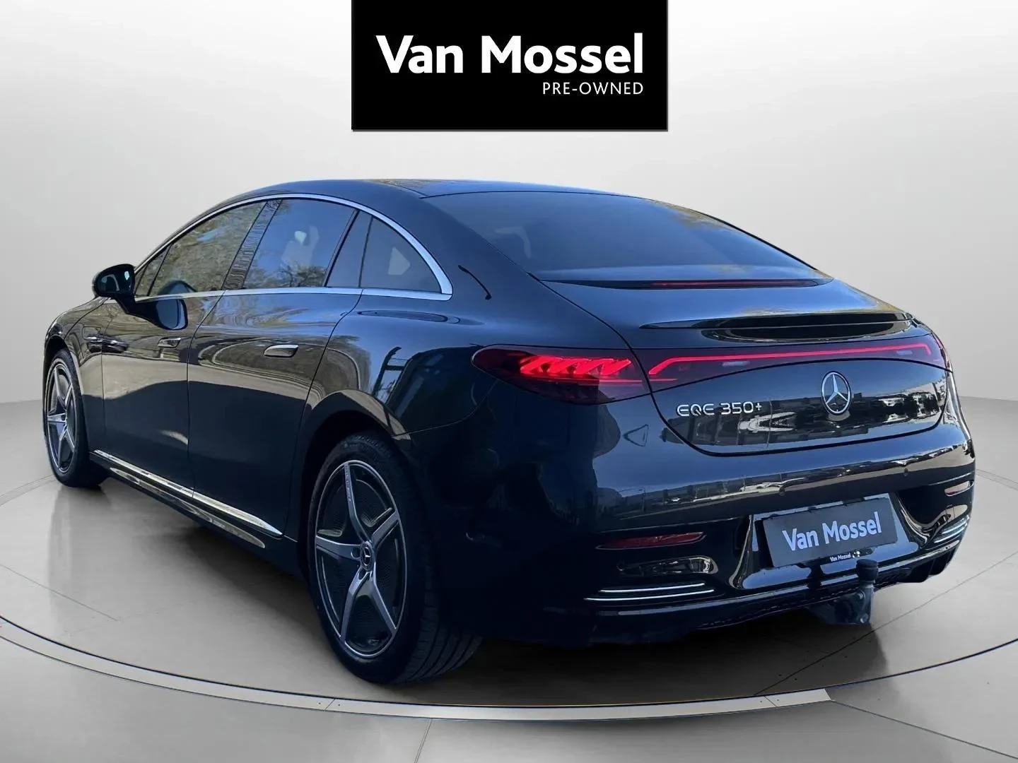 Mercedes-Benz-EQE-image-6