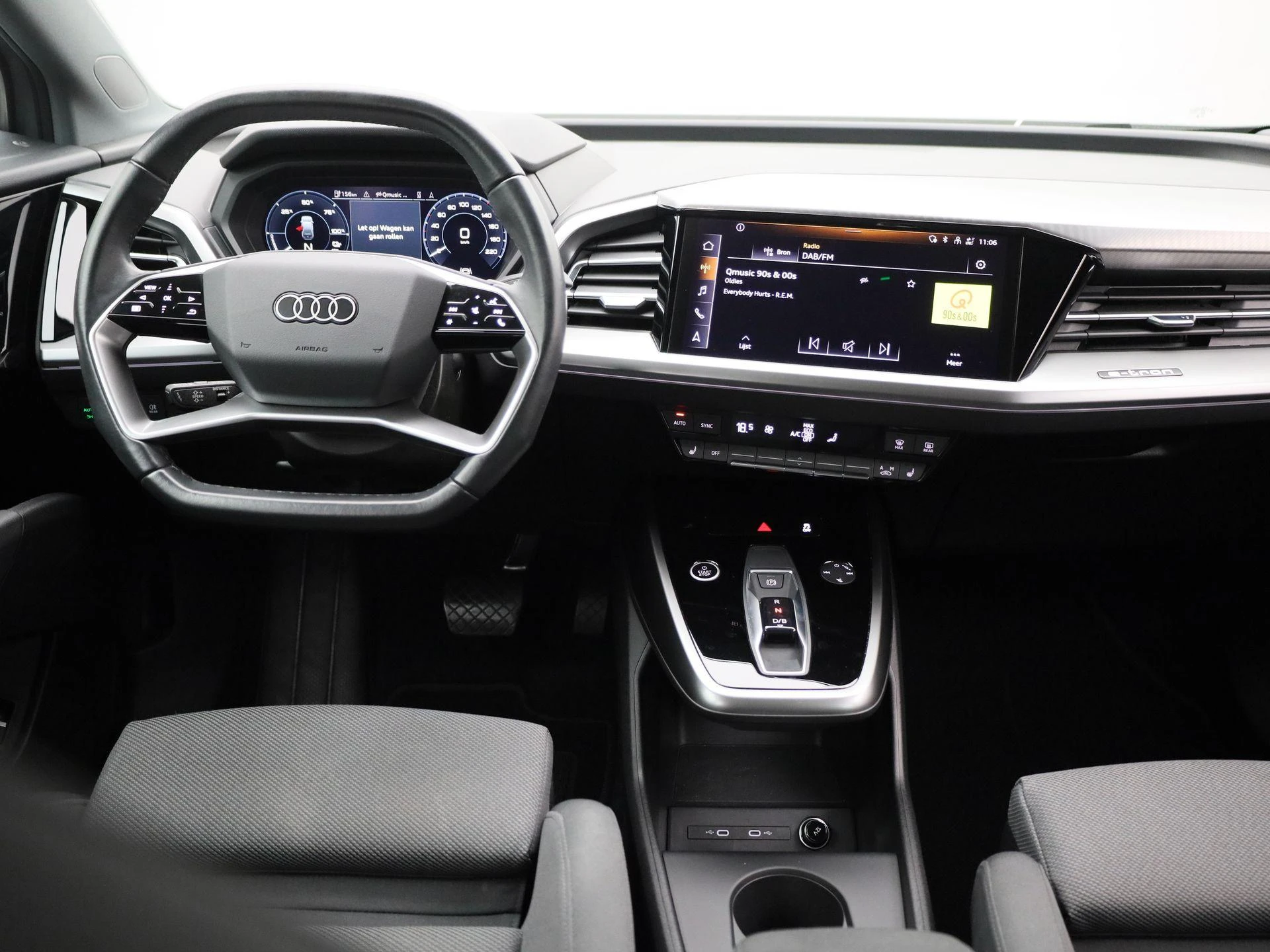 Audi-Q4 e-tron-image-6