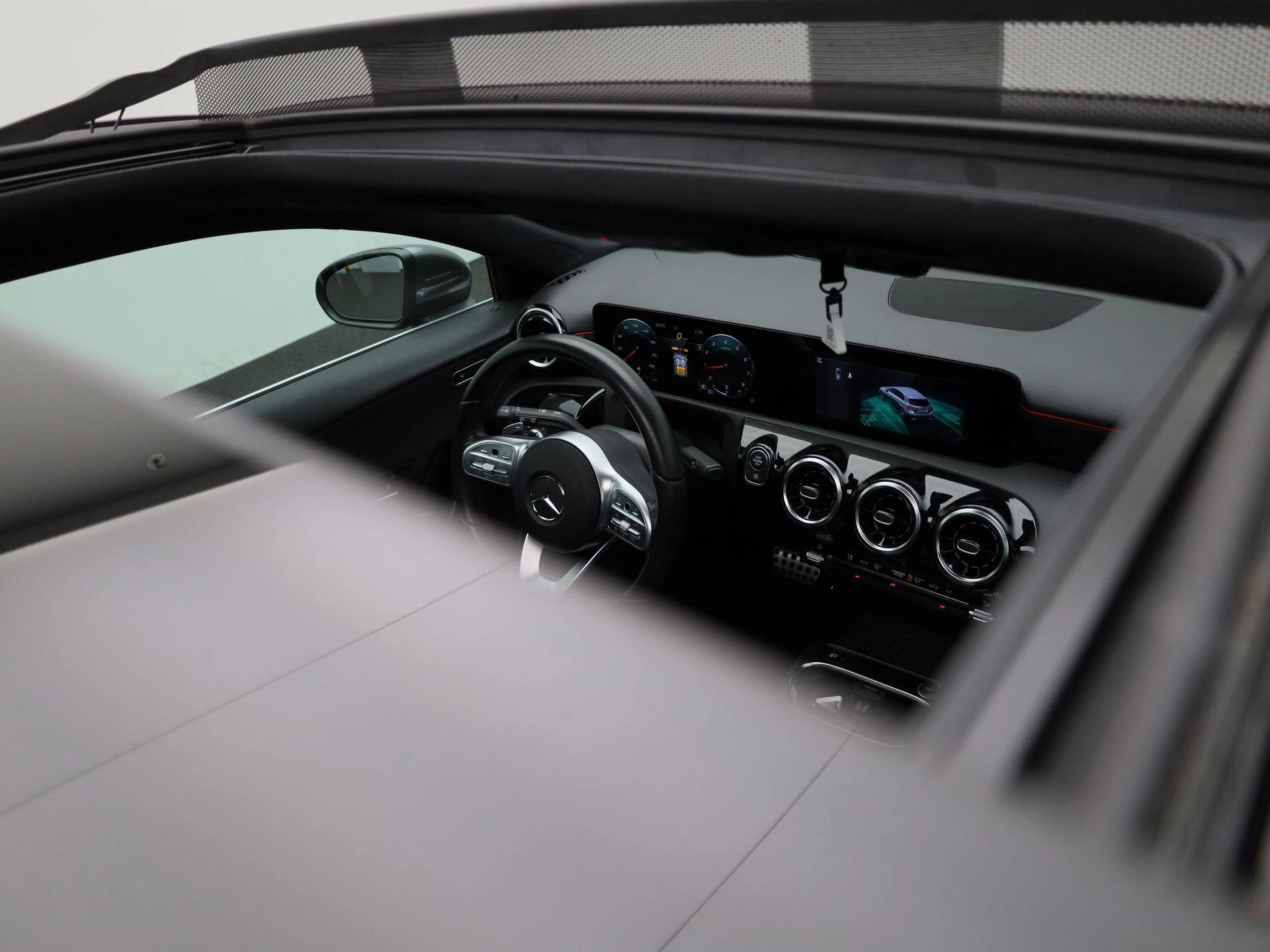 Mercedes-Benz A-Klasse 180 Business Solution AMG