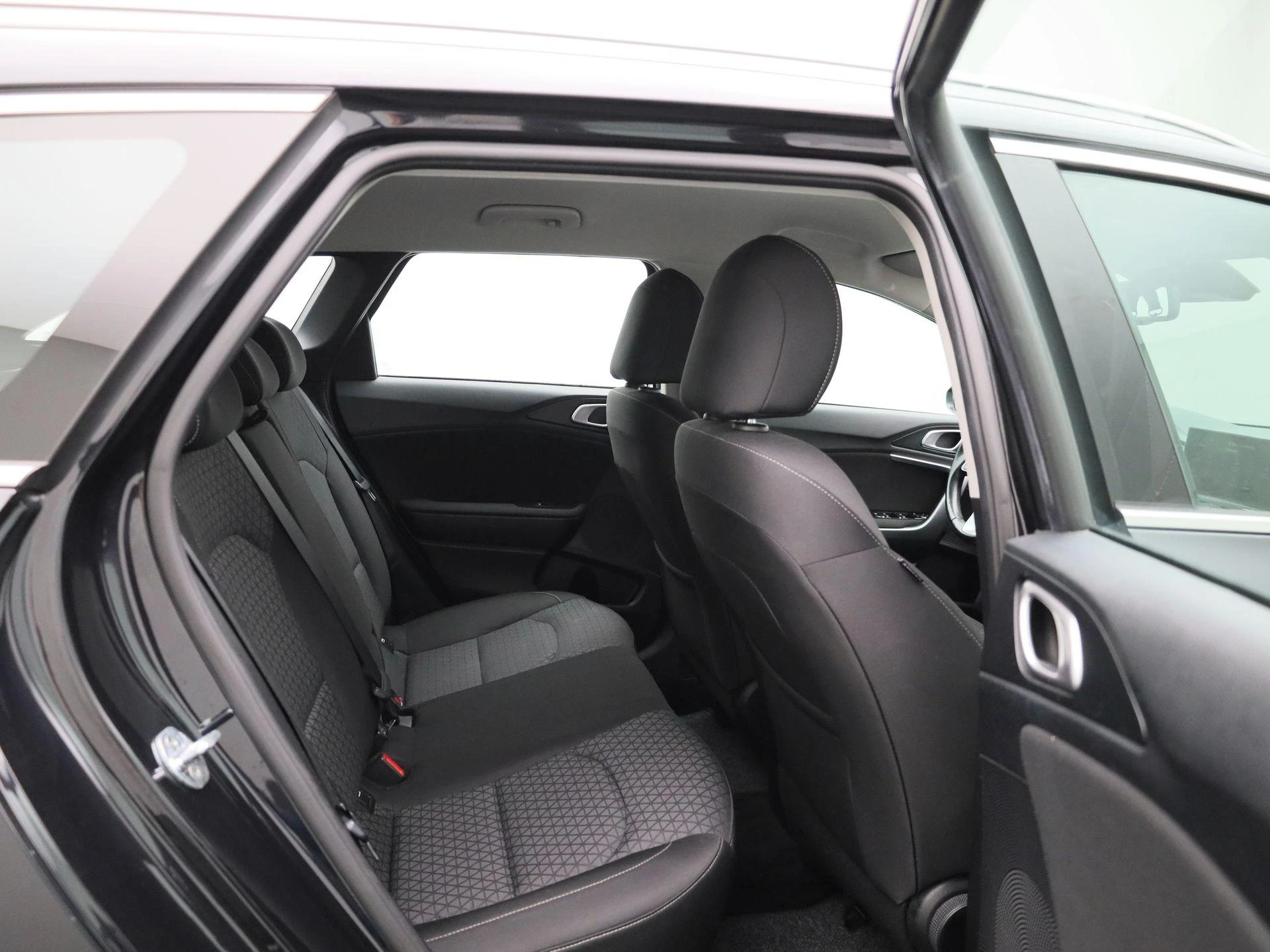 Kia-Ceed Sportswagon-image-32