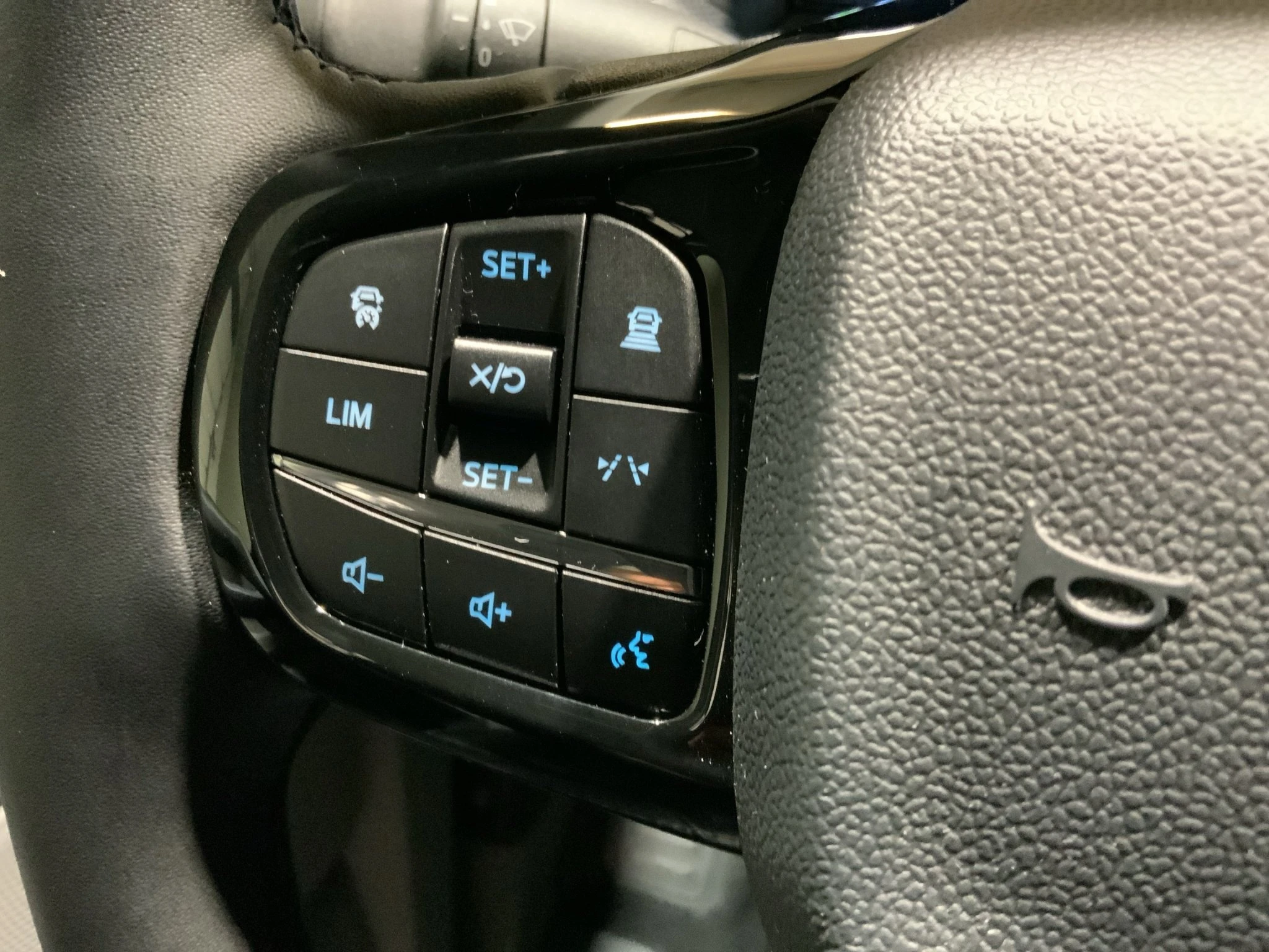 Ford-Transit Custom-image-19