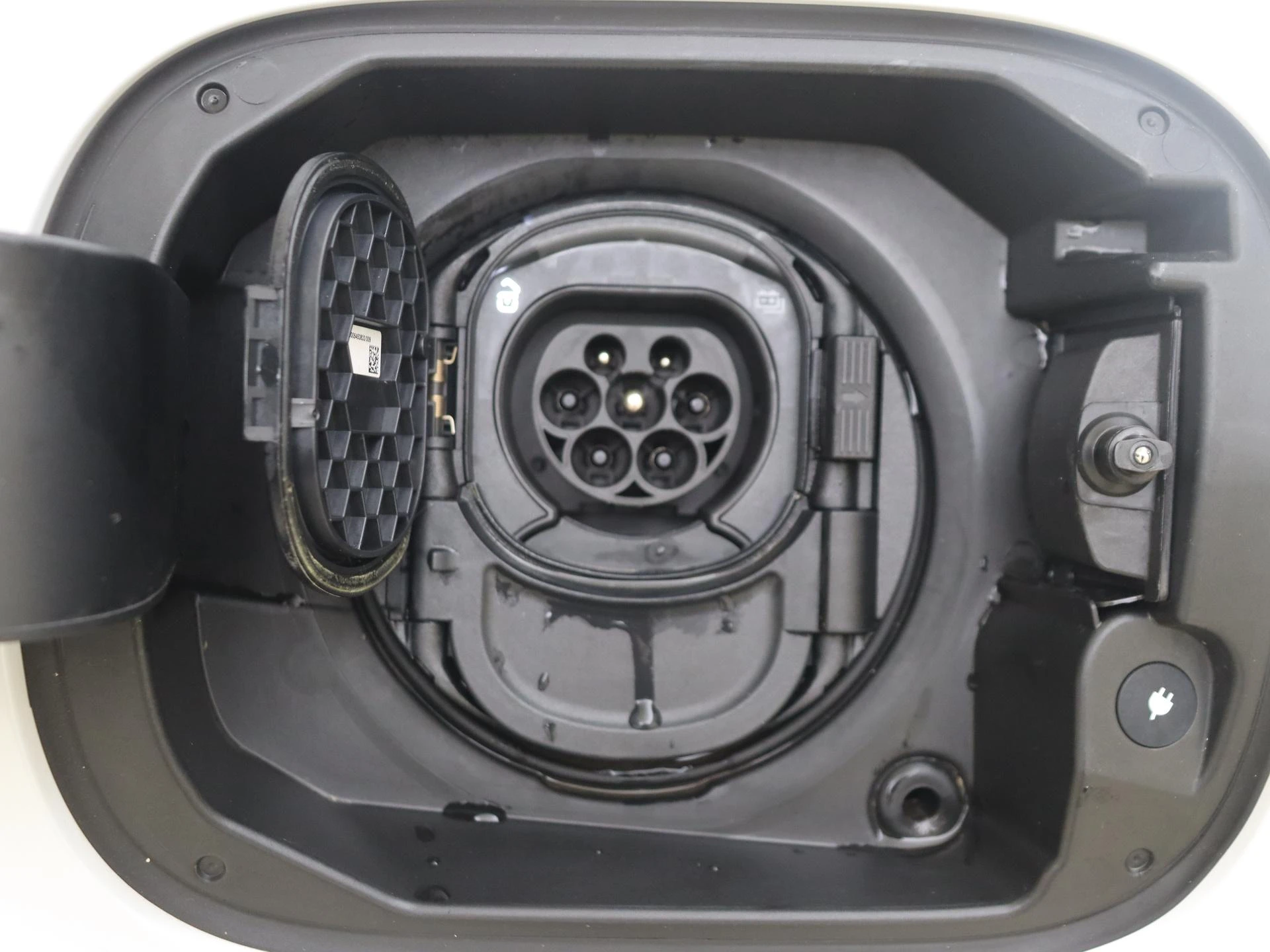 Mercedes-Benz-GLE-image-31