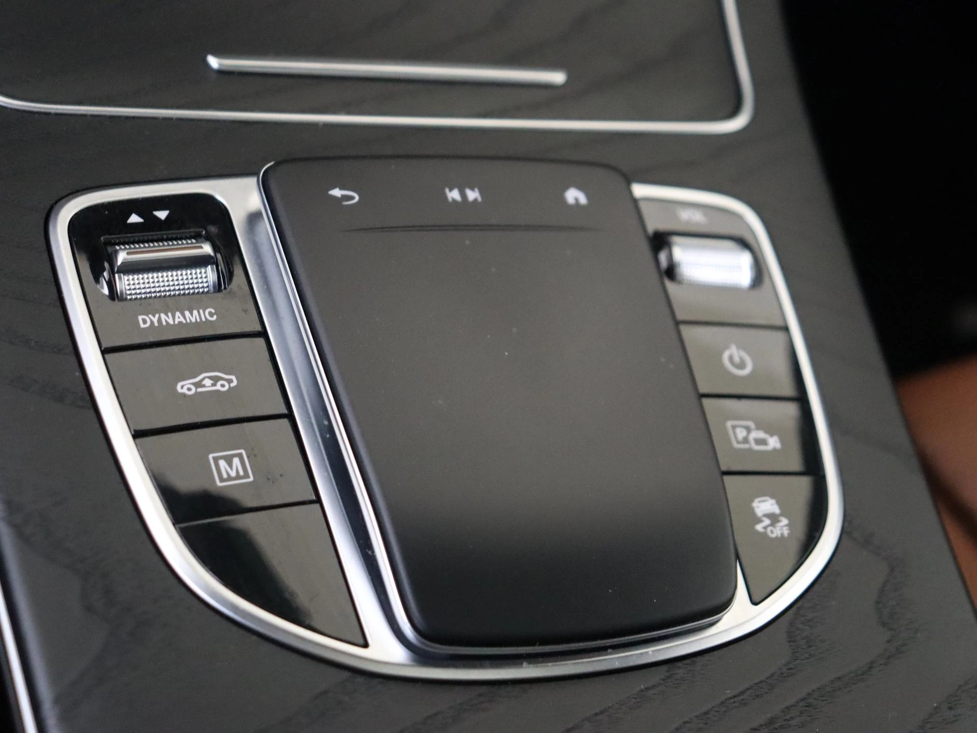 Mercedes-Benz-GLC-image-20