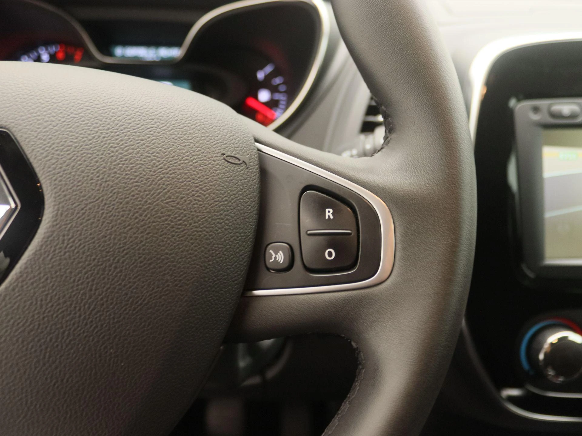 Renault-Captur-image-16