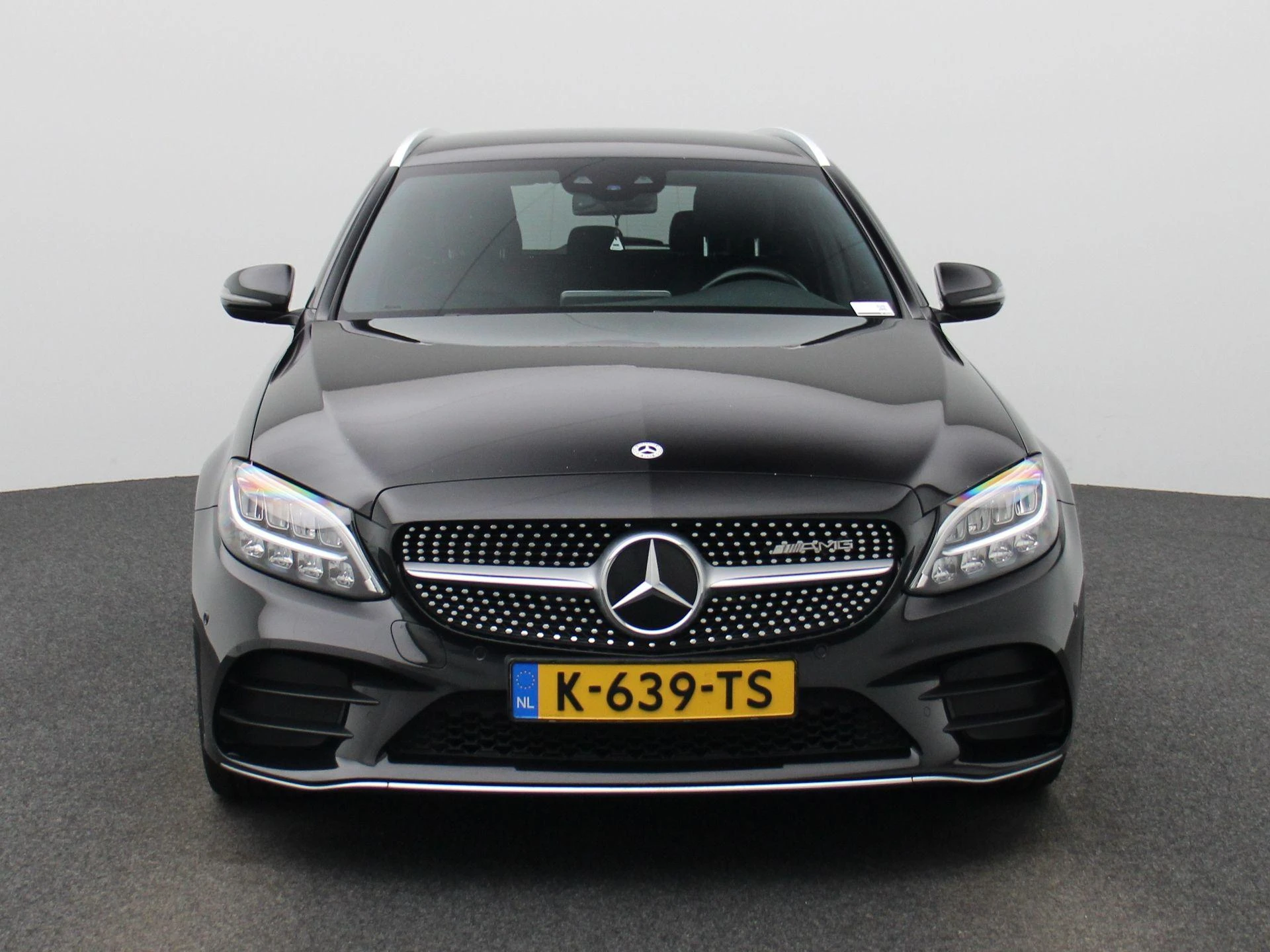 Mercedes-Benz-C-Klasse-image-2