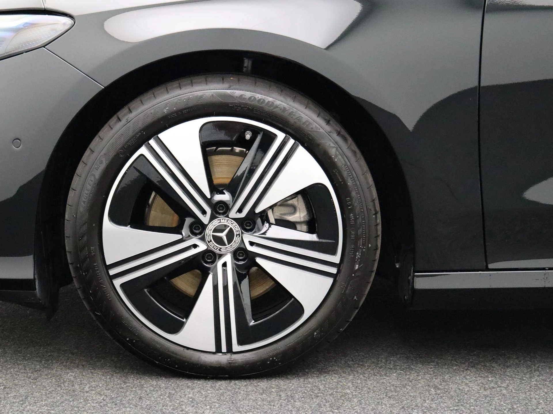 Mercedes-Benz-CLA-image-6