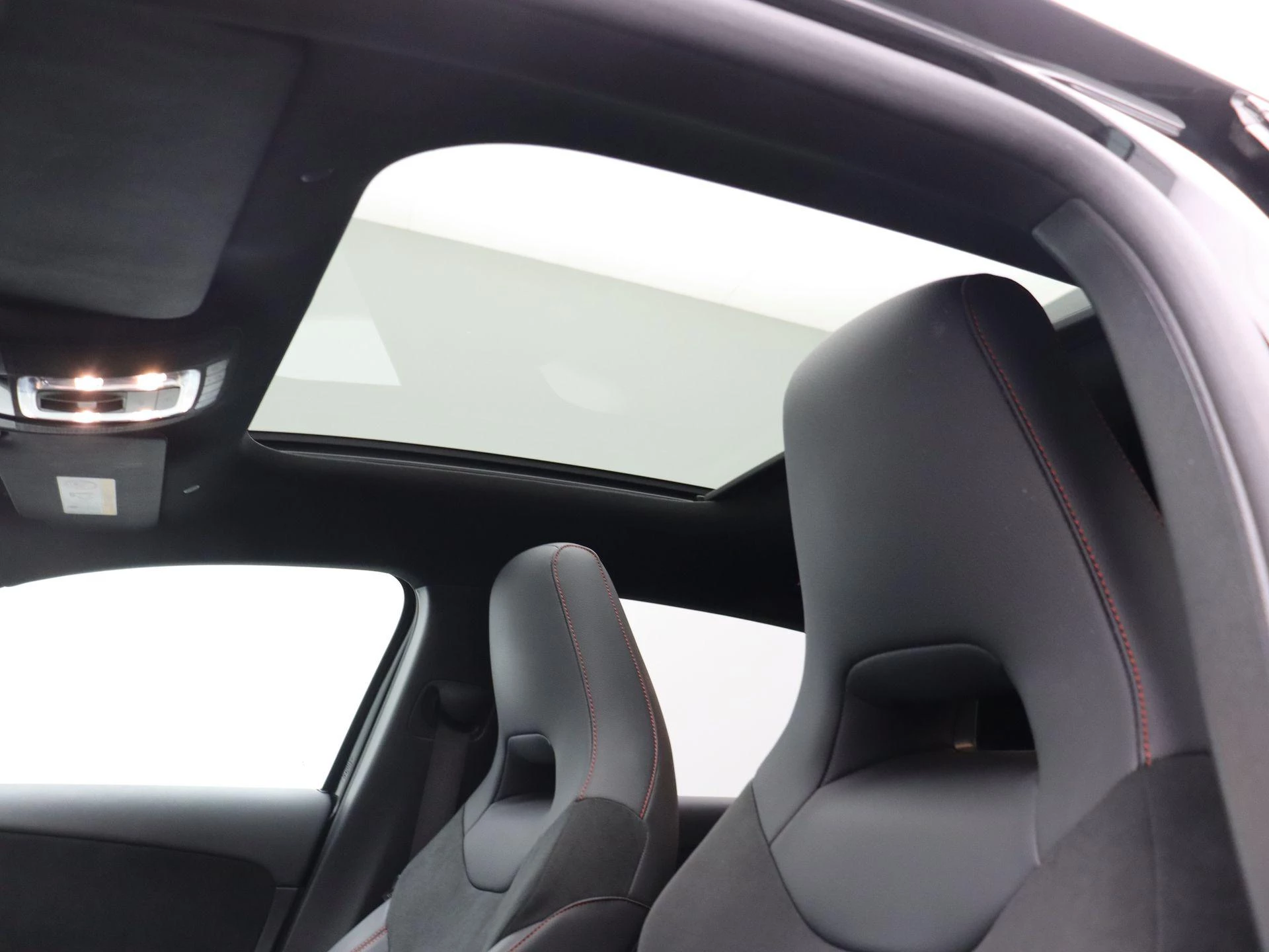 Mercedes-Benz Classe A 200 AMG Line + PANORAMISCH DAK + MULTIBEAM LED + CARPLAY +