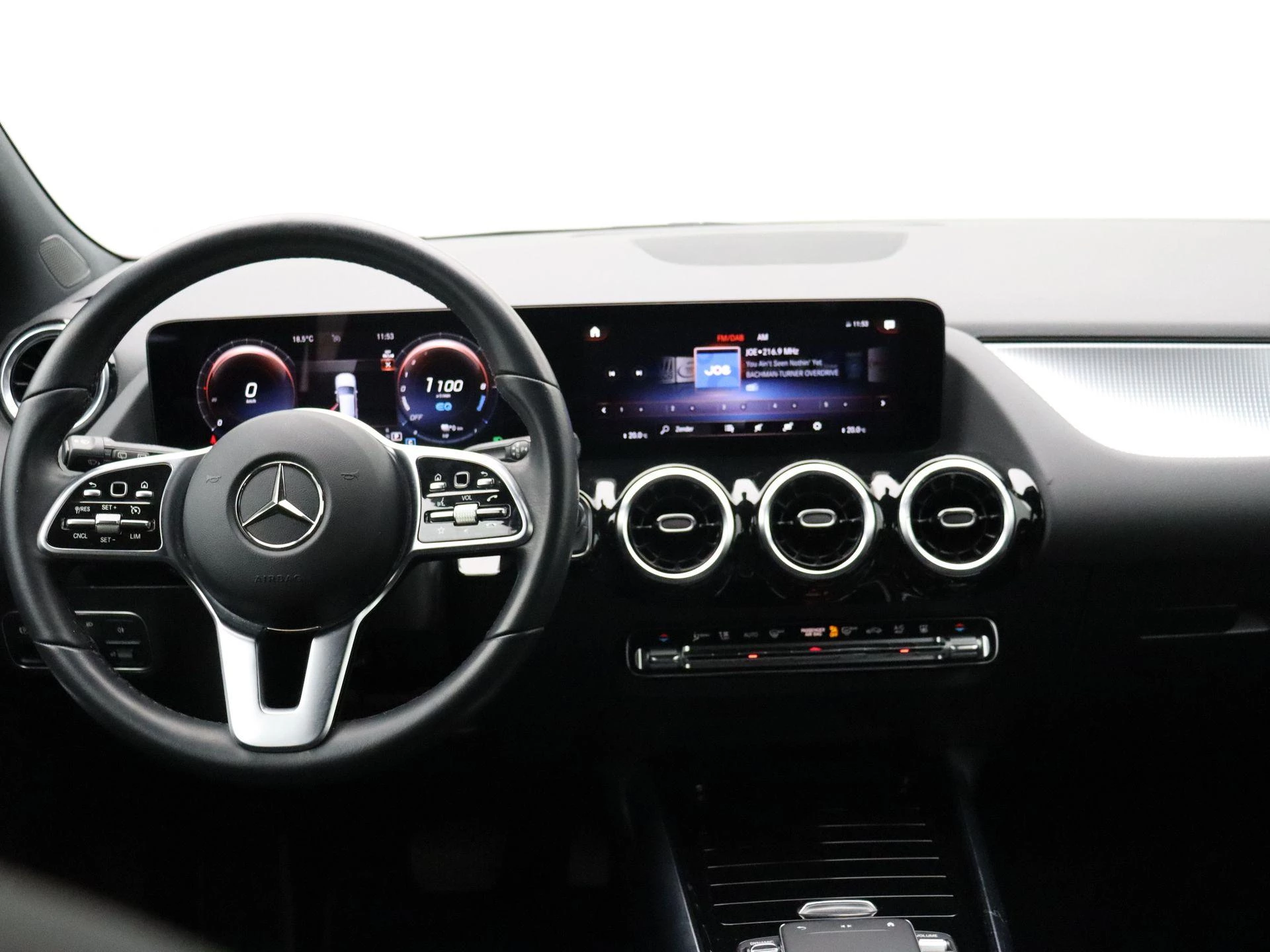 Mercedes-Benz GLA 250 e Luxury Line + LEDER + CARPLAY +