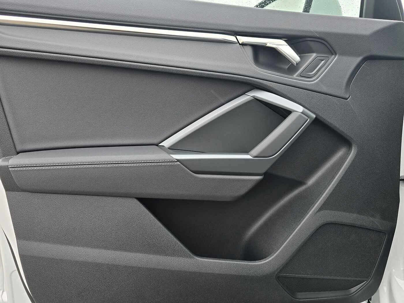 Audi-Q3-image-35