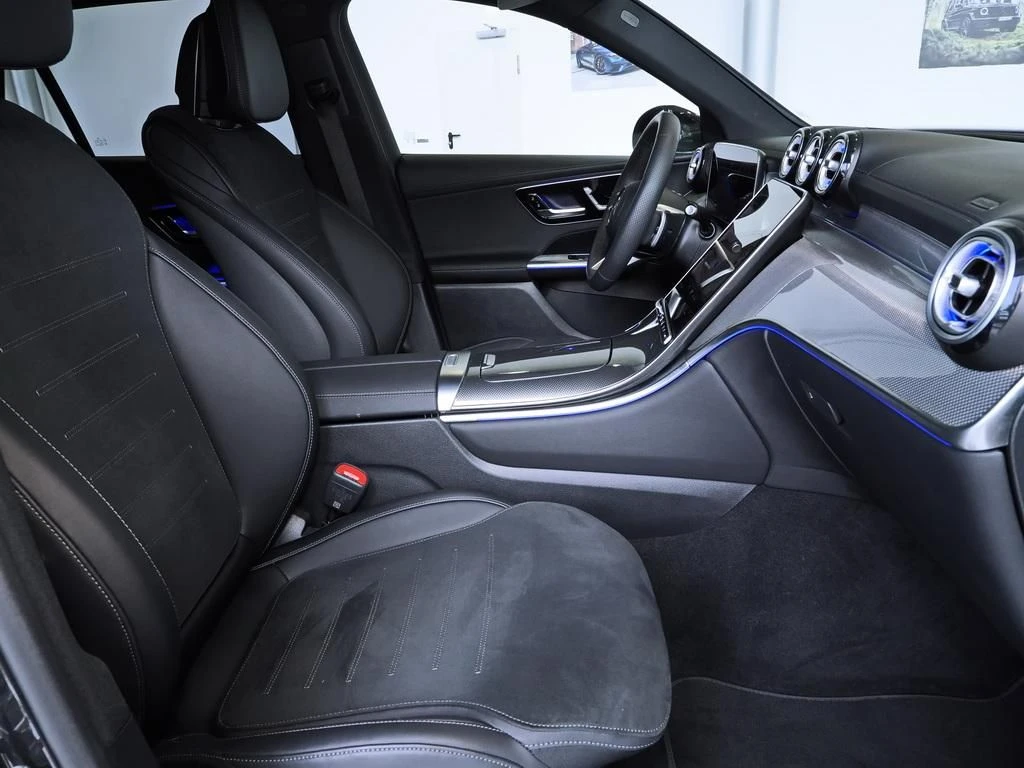 Mercedes-Benz-GLC 300 d-image-13