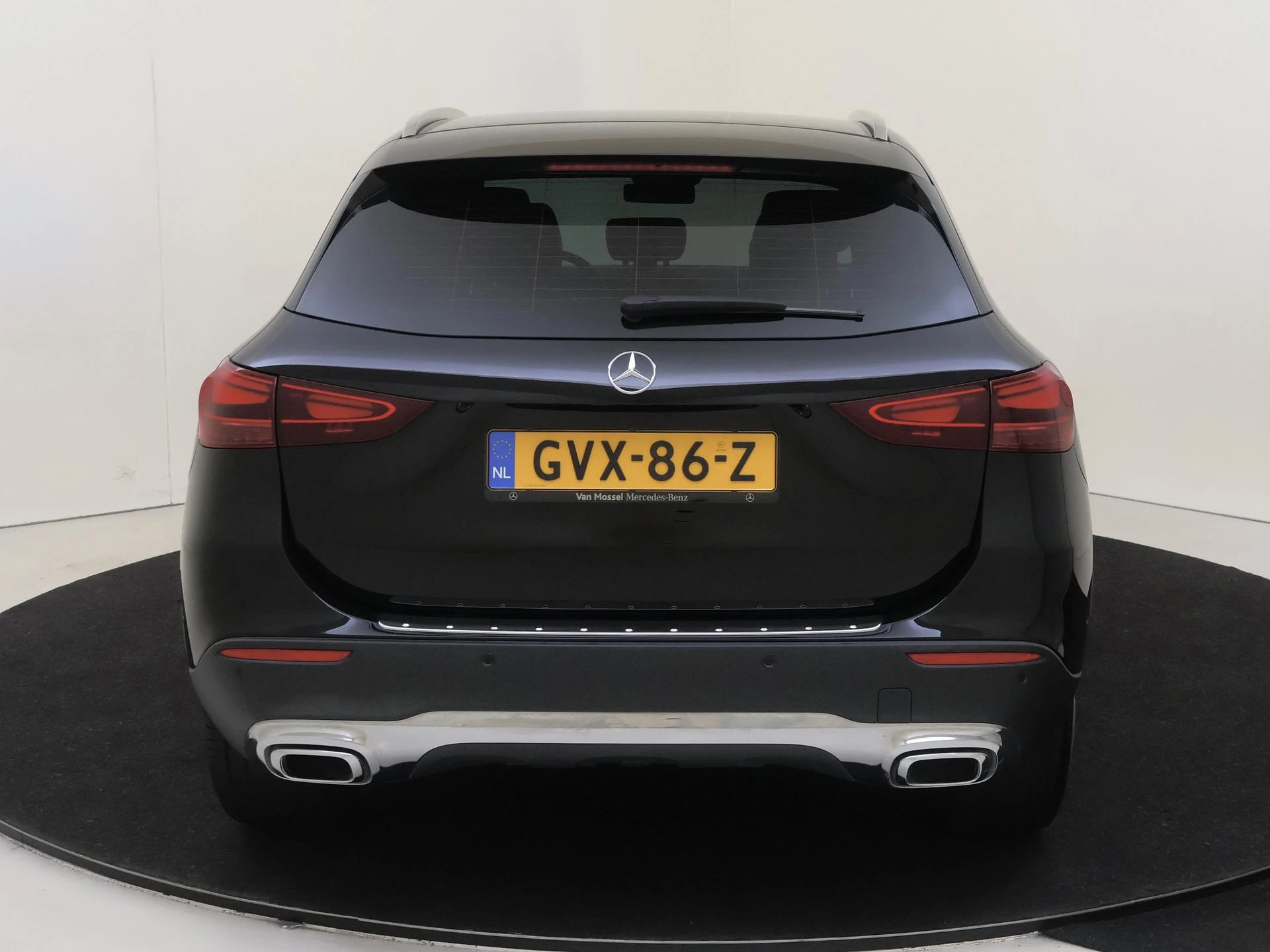 Mercedes-Benz-GLA-image-6