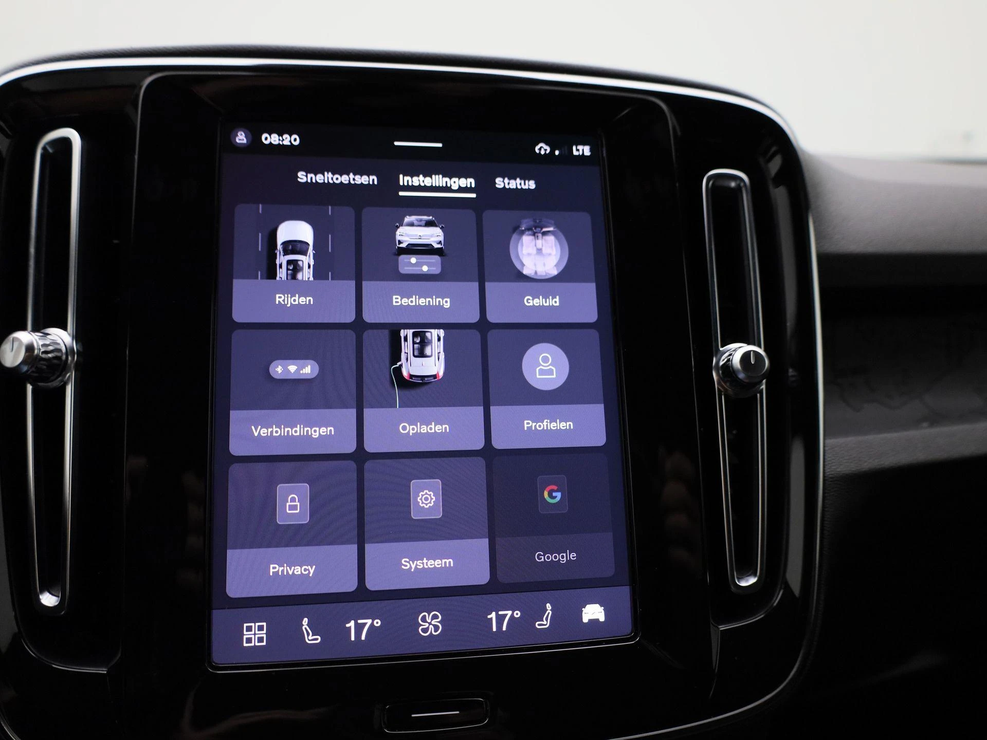 Volvo-XC40-image-25