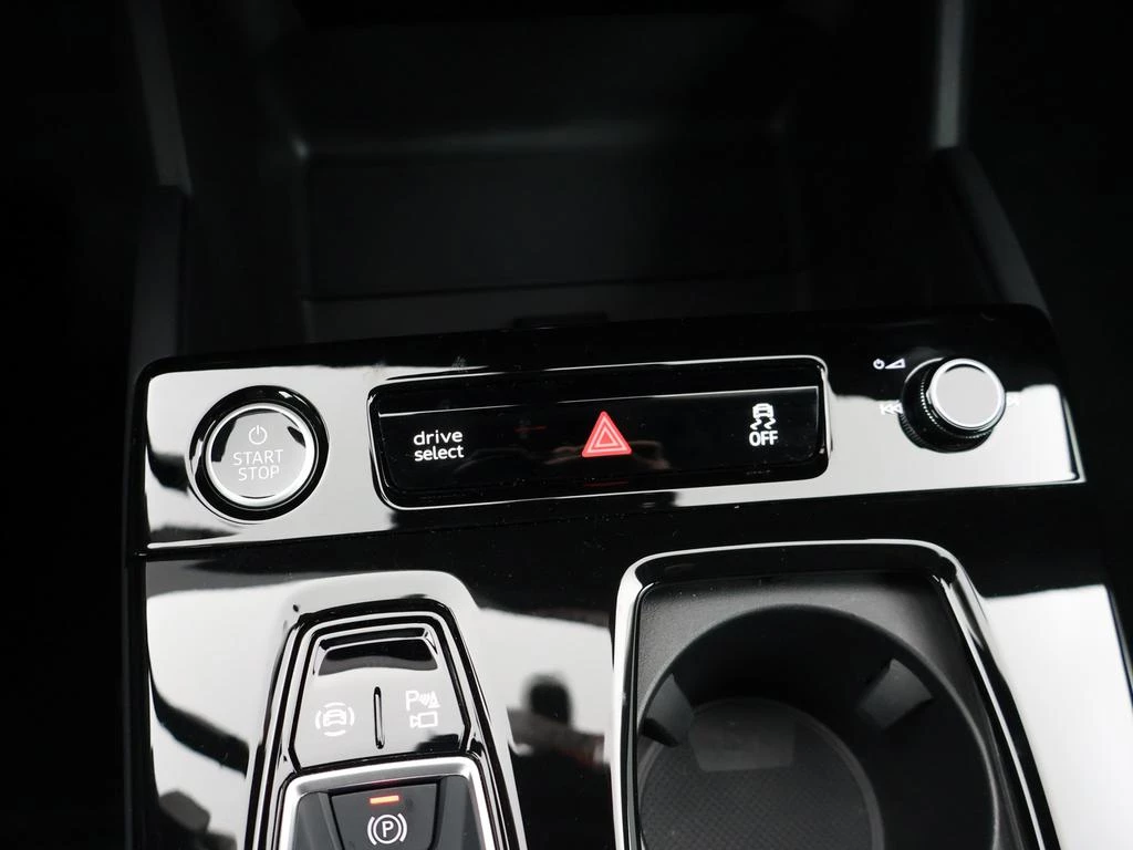 Audi Q6 e-tron e-Tron 100kWh 50 Performance Advanced 306PK *LEDER*NAVI*ZETELVERWARMING*ADAPTIVE CRUISE*DIGITAL DASHBOARD*APPCONNECT*BLTH*PDC*CA