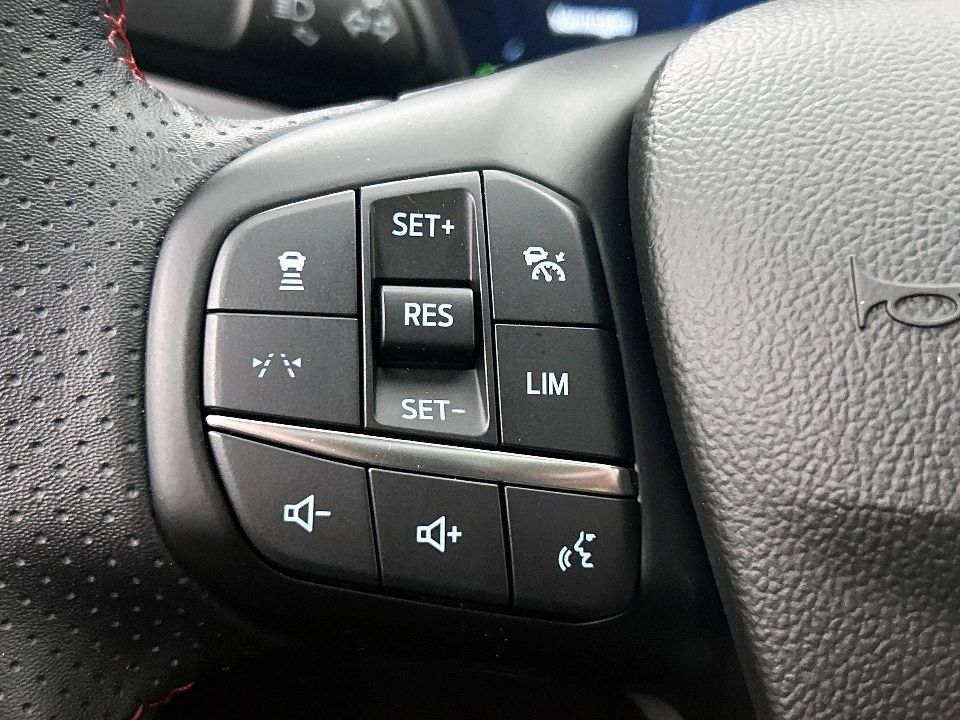 Ford-Kuga-image-5