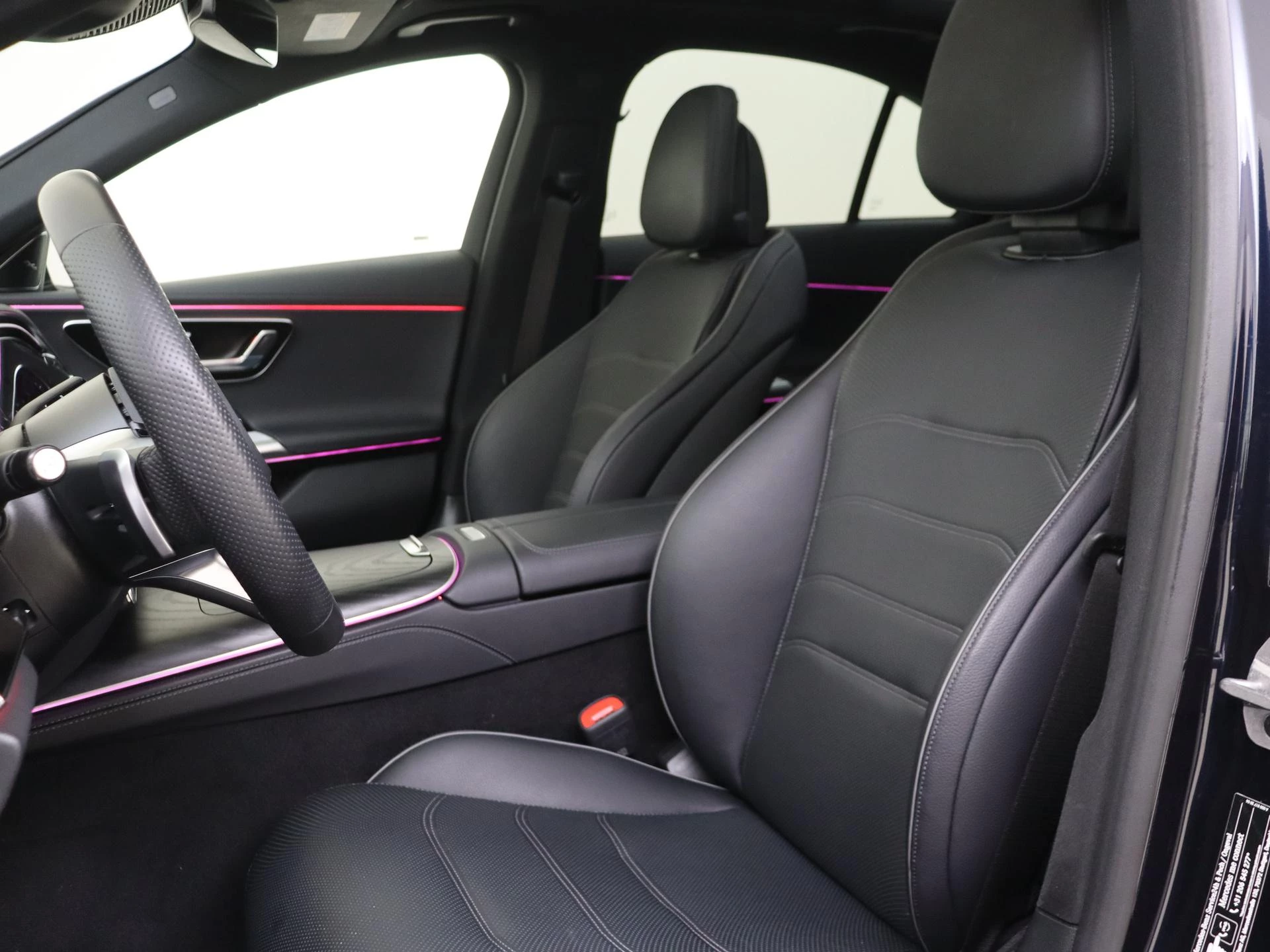 Mercedes-Benz-E-Klasse-image-13
