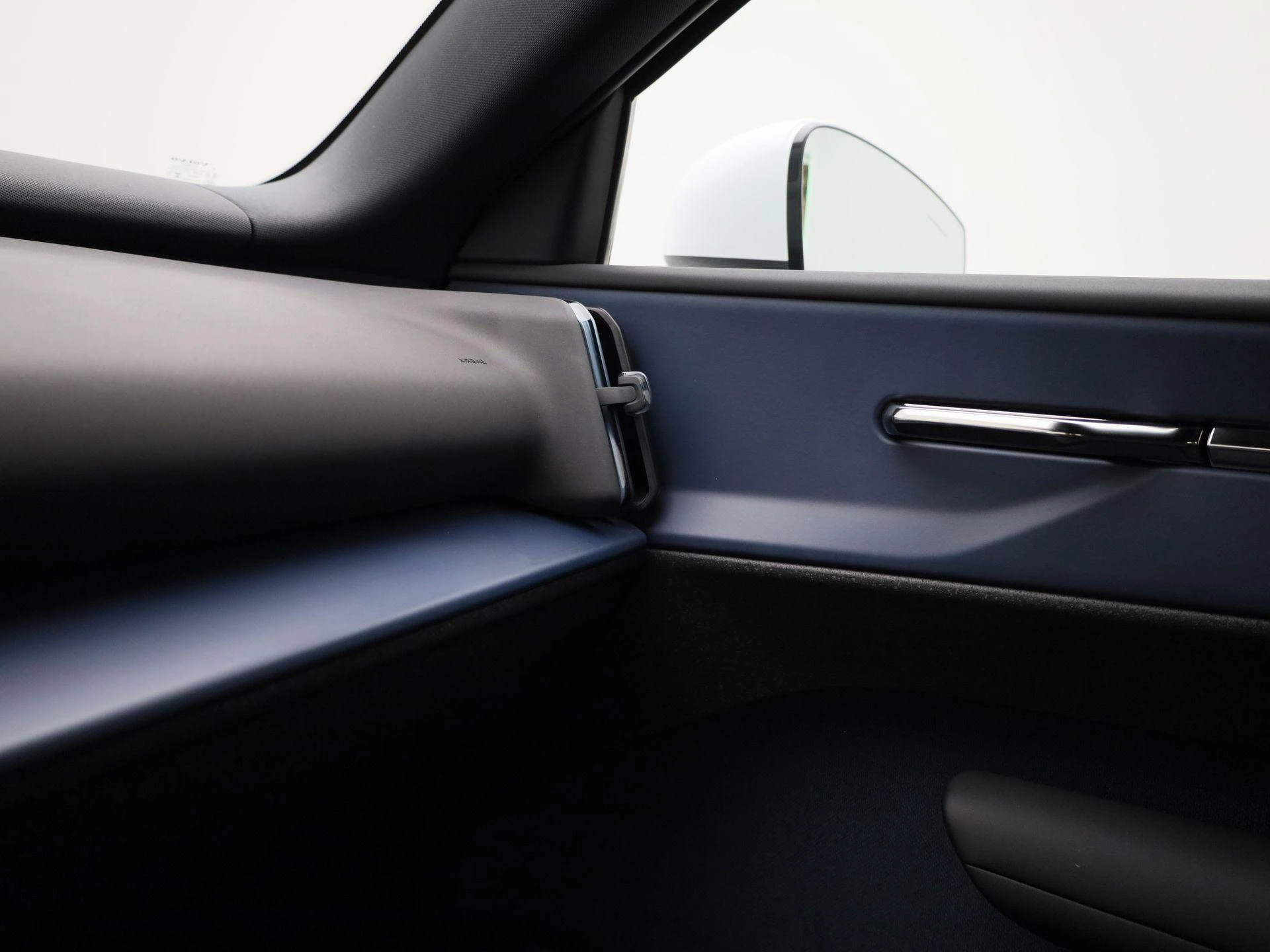 Volvo-EX30-image-30