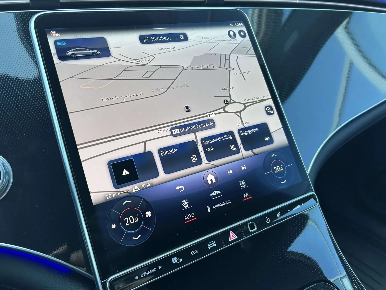 Mercedes-Benz-EQE-image-13