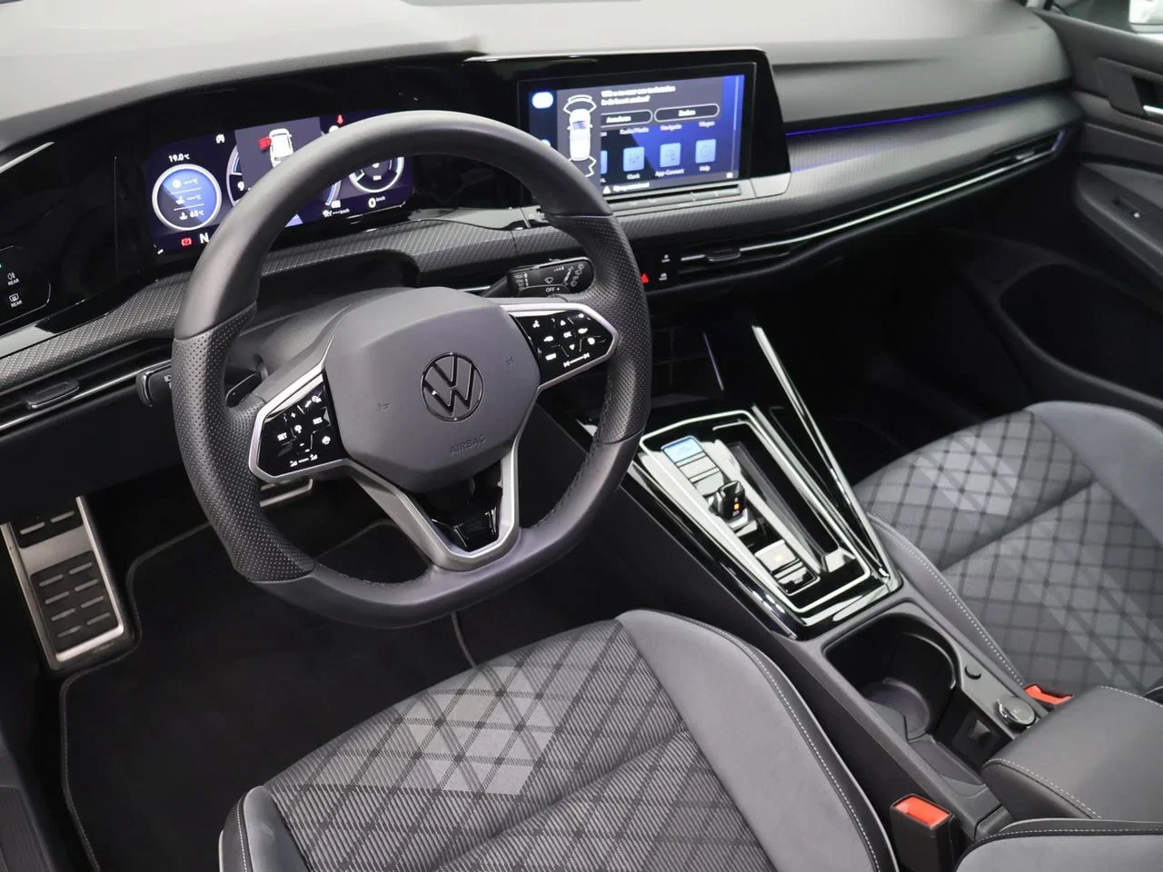 Volkswagen-Golf-image-6